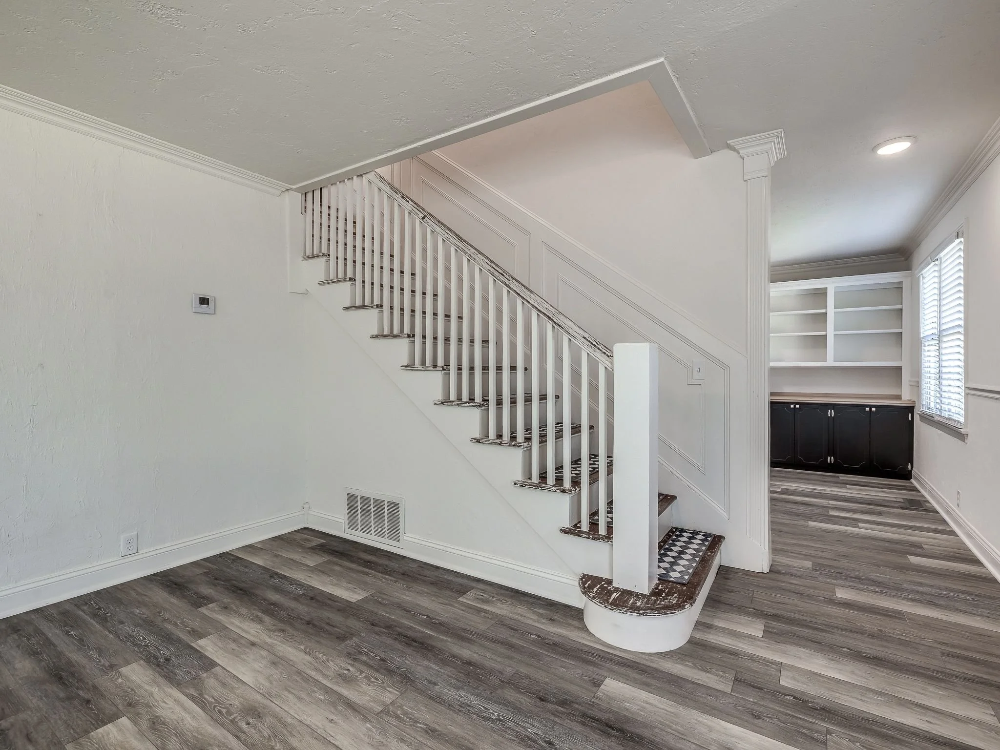 1103 W Wade St-18.jpg