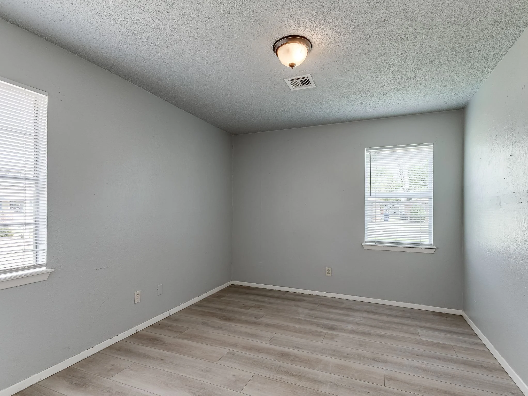 137 N O Avenue-25.jpg