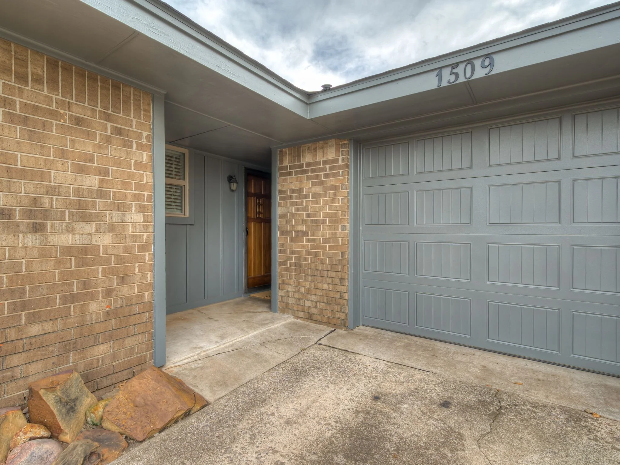 1509 W London St-2.jpg