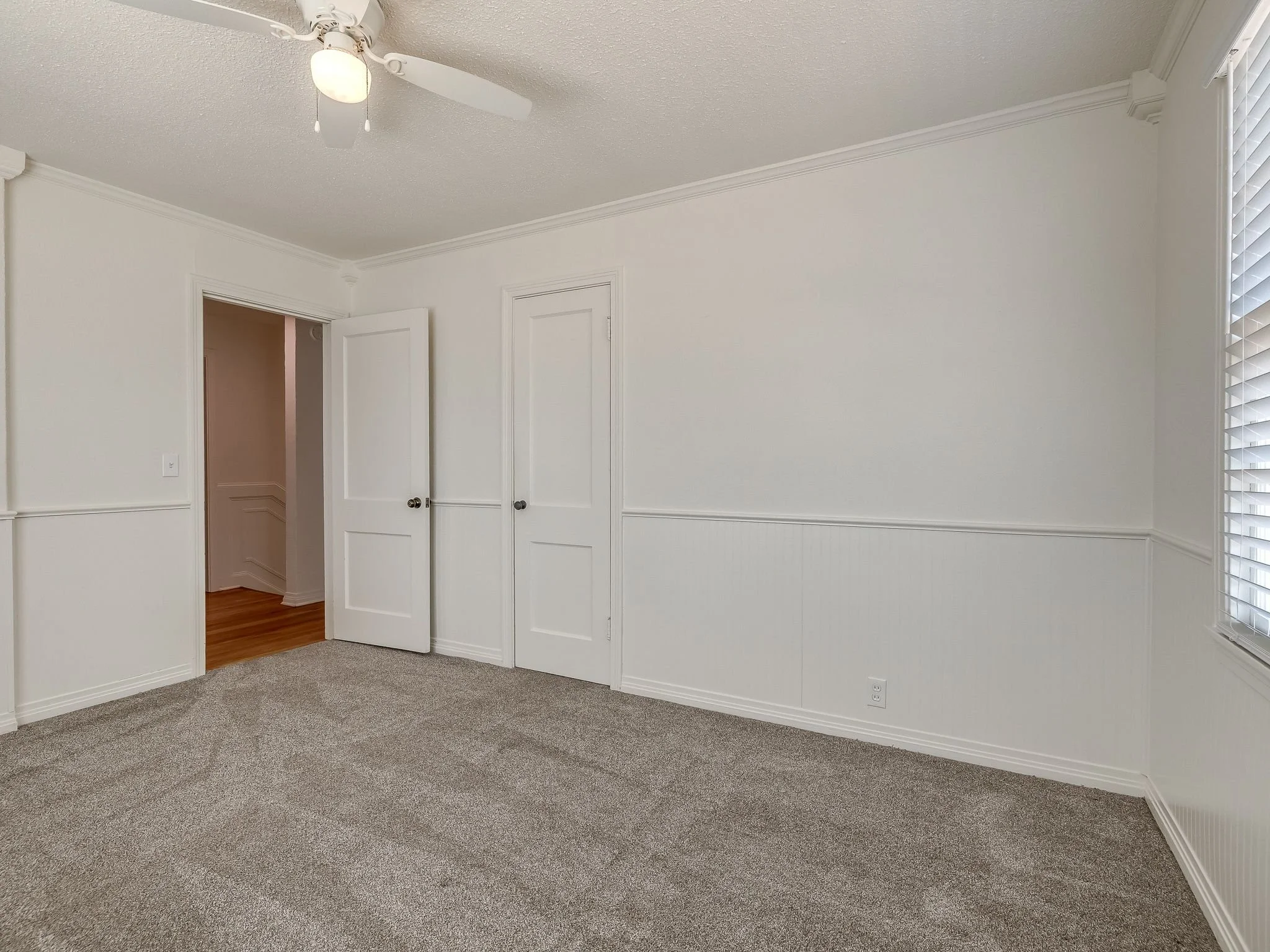 1103 W Wade St-64.jpg