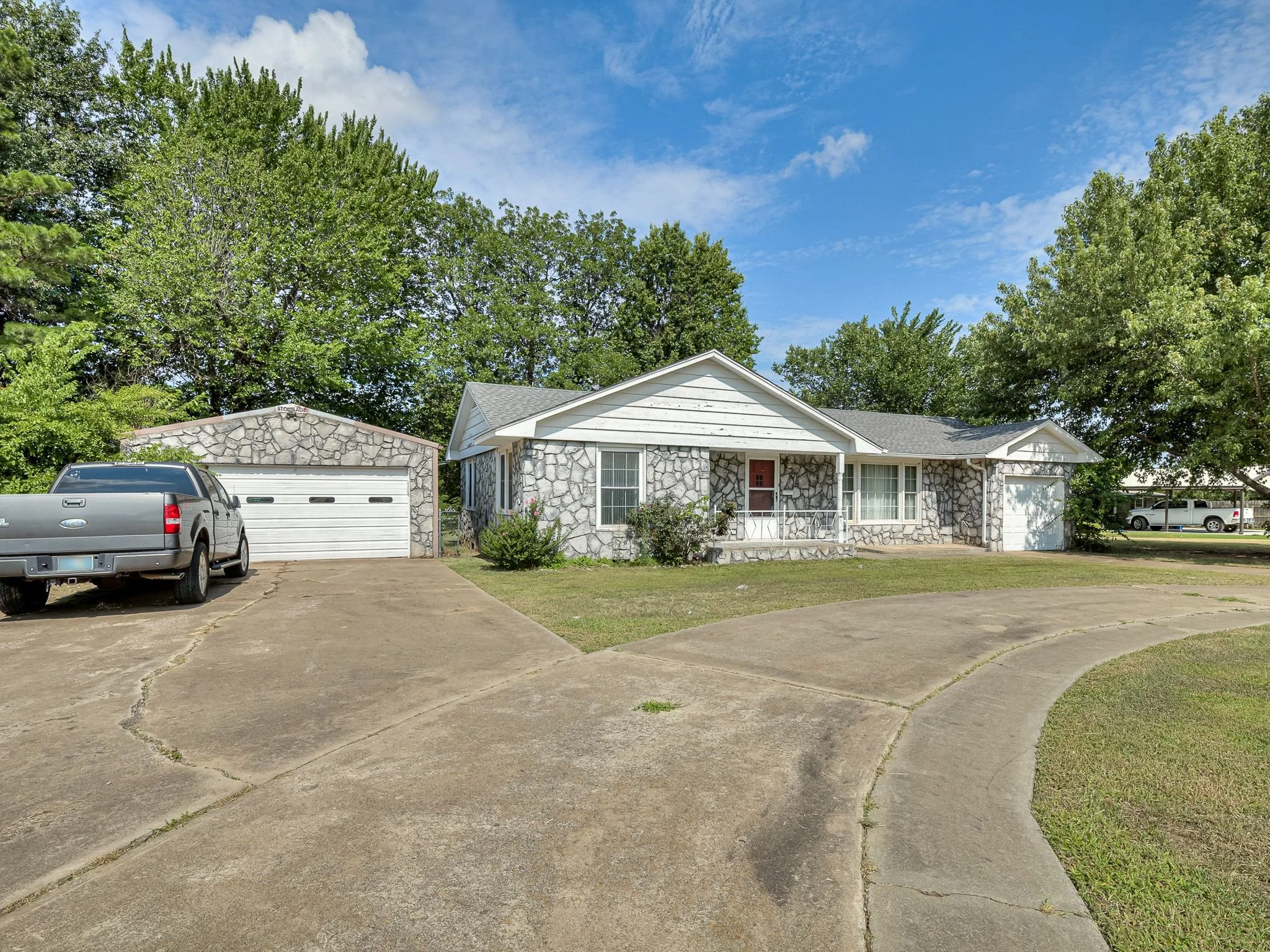 1100 S Reno Avenue-2.jpg