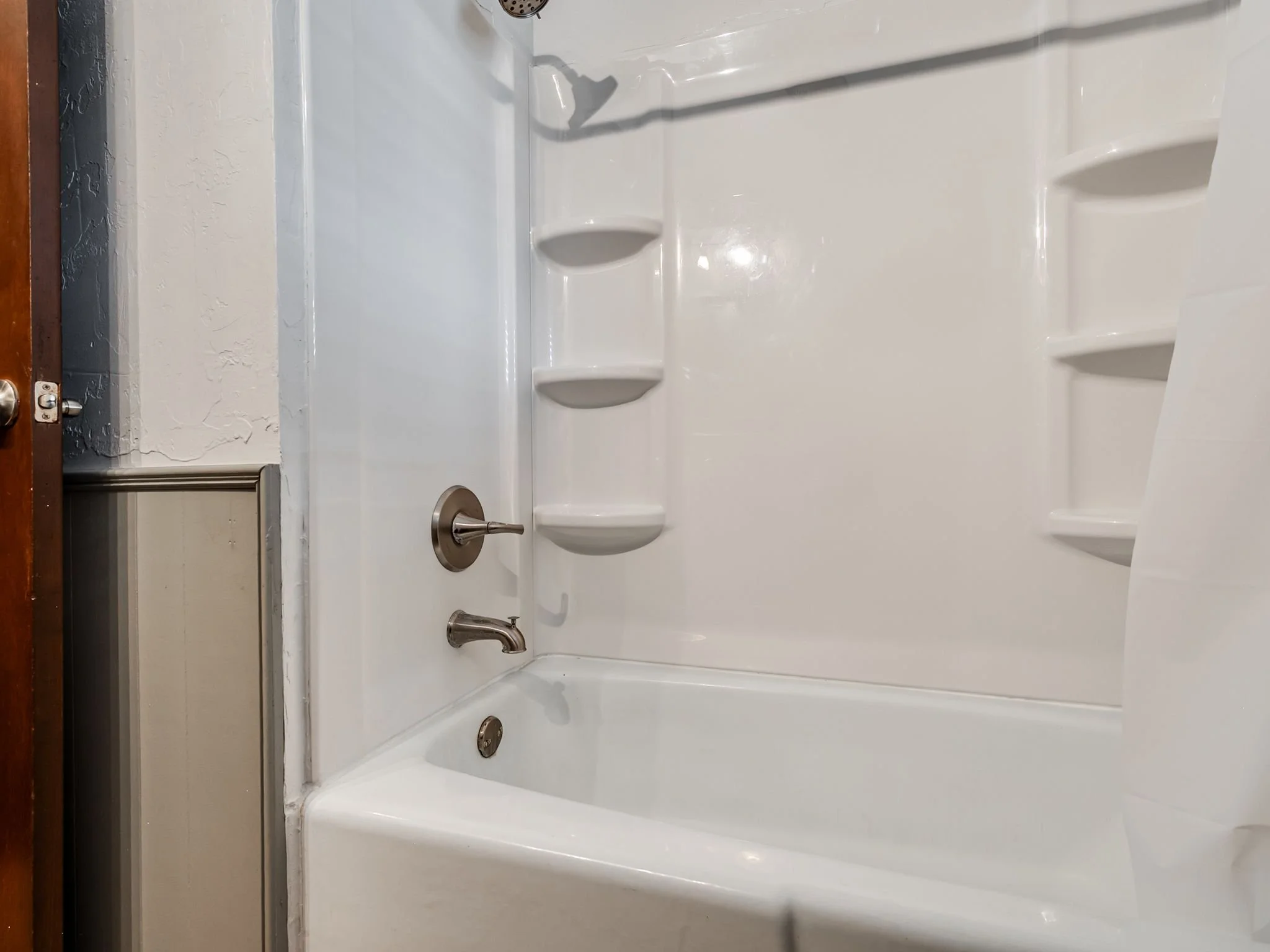 1509 W London St-18.jpg