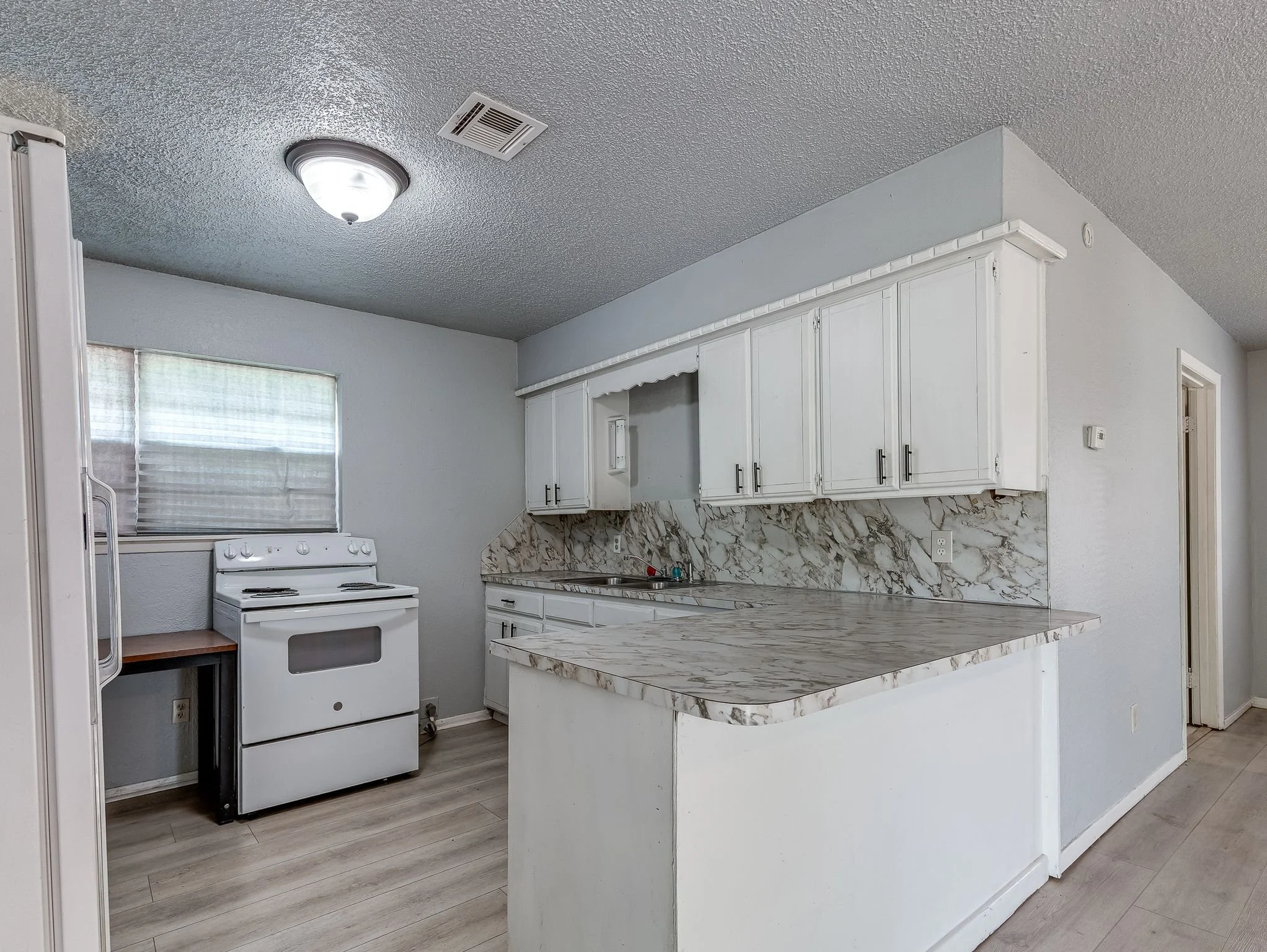 137 N O Avenue-14.jpg