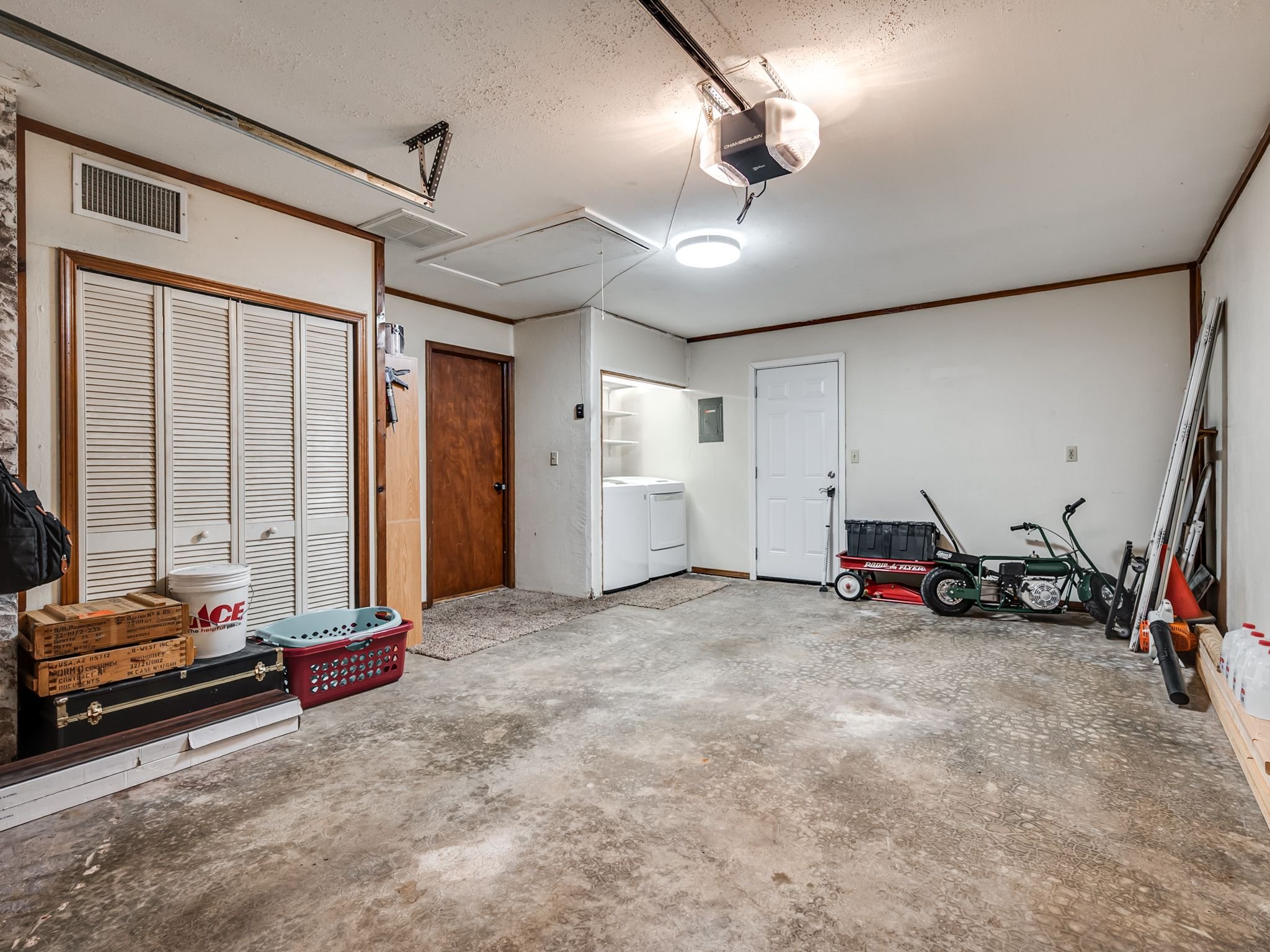 1509 W London St-31.jpg