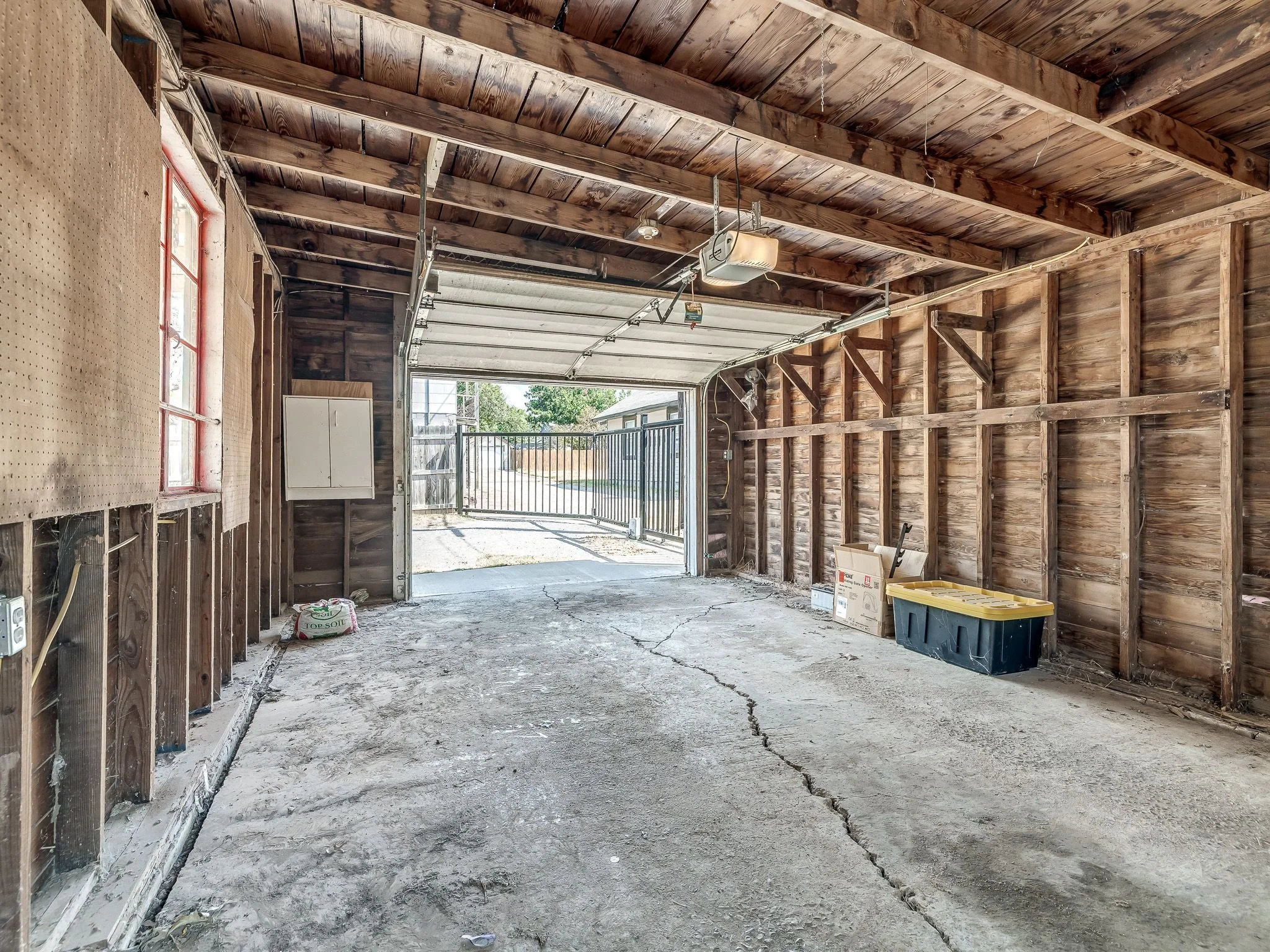 1103 W Wade St-75.jpg