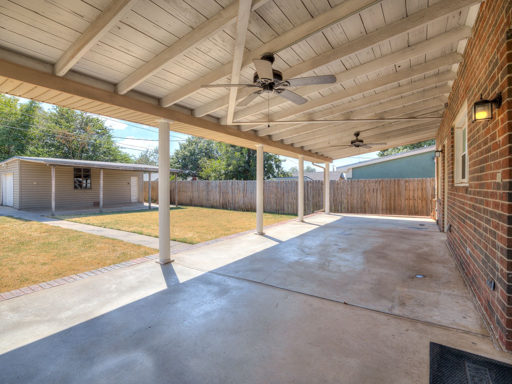 1103 W Wade St-66.jpg