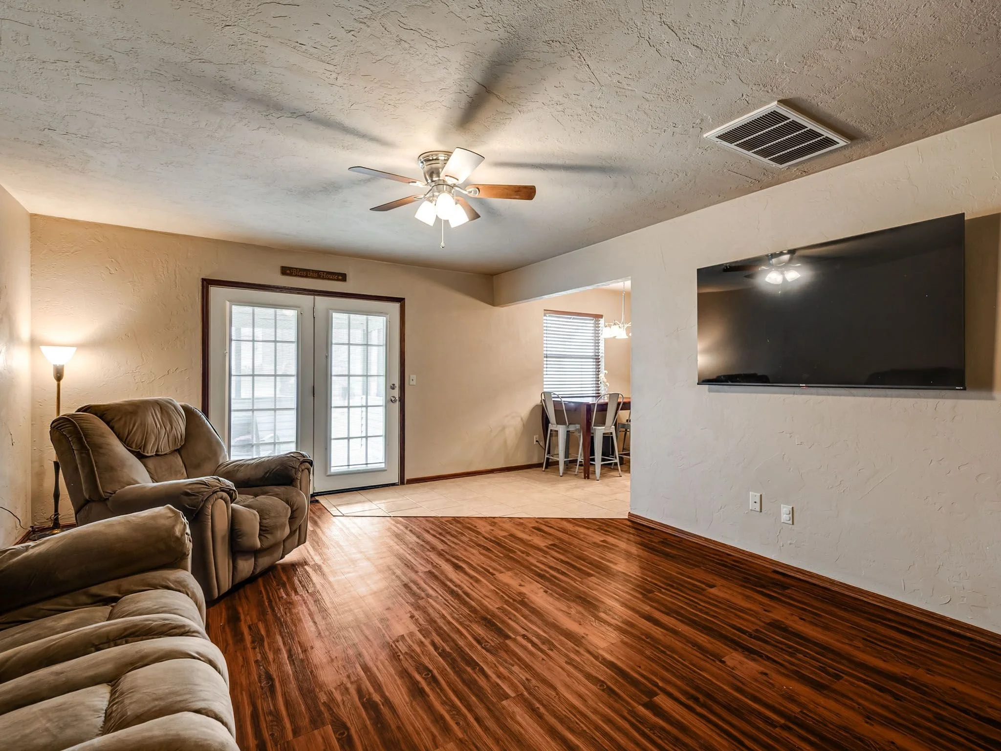 1509 W London St-11.jpg