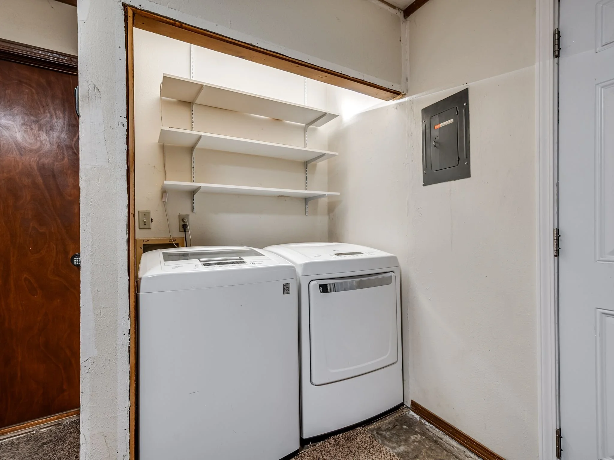 1509 W London St-32.jpg