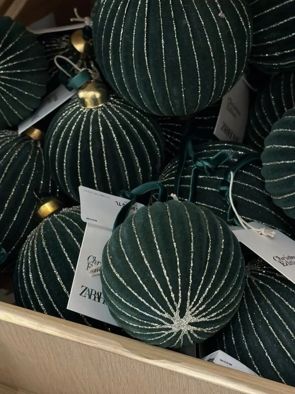 Decking the halls in evergreen 🌲💫