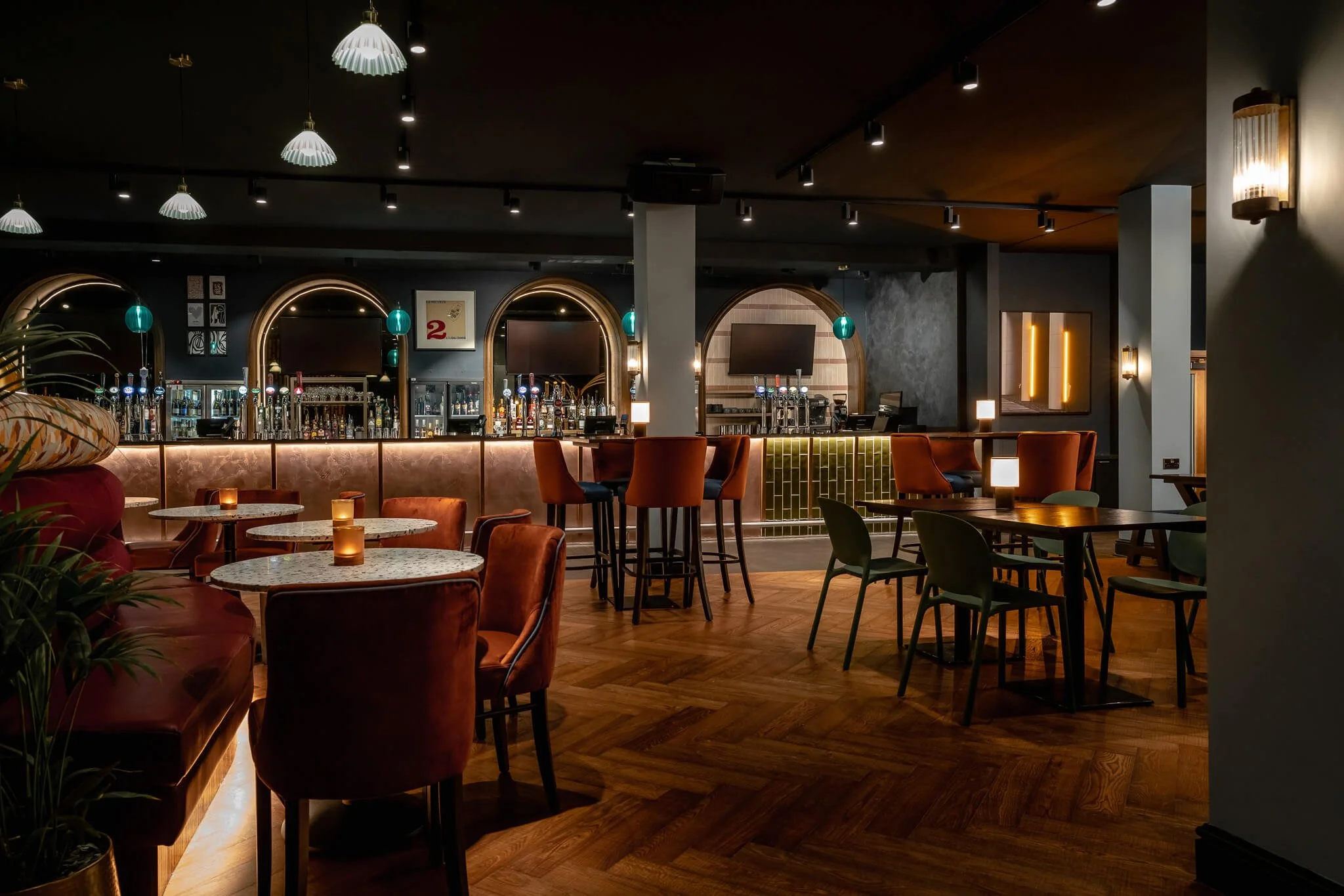 Main Bar Area 1.jpg