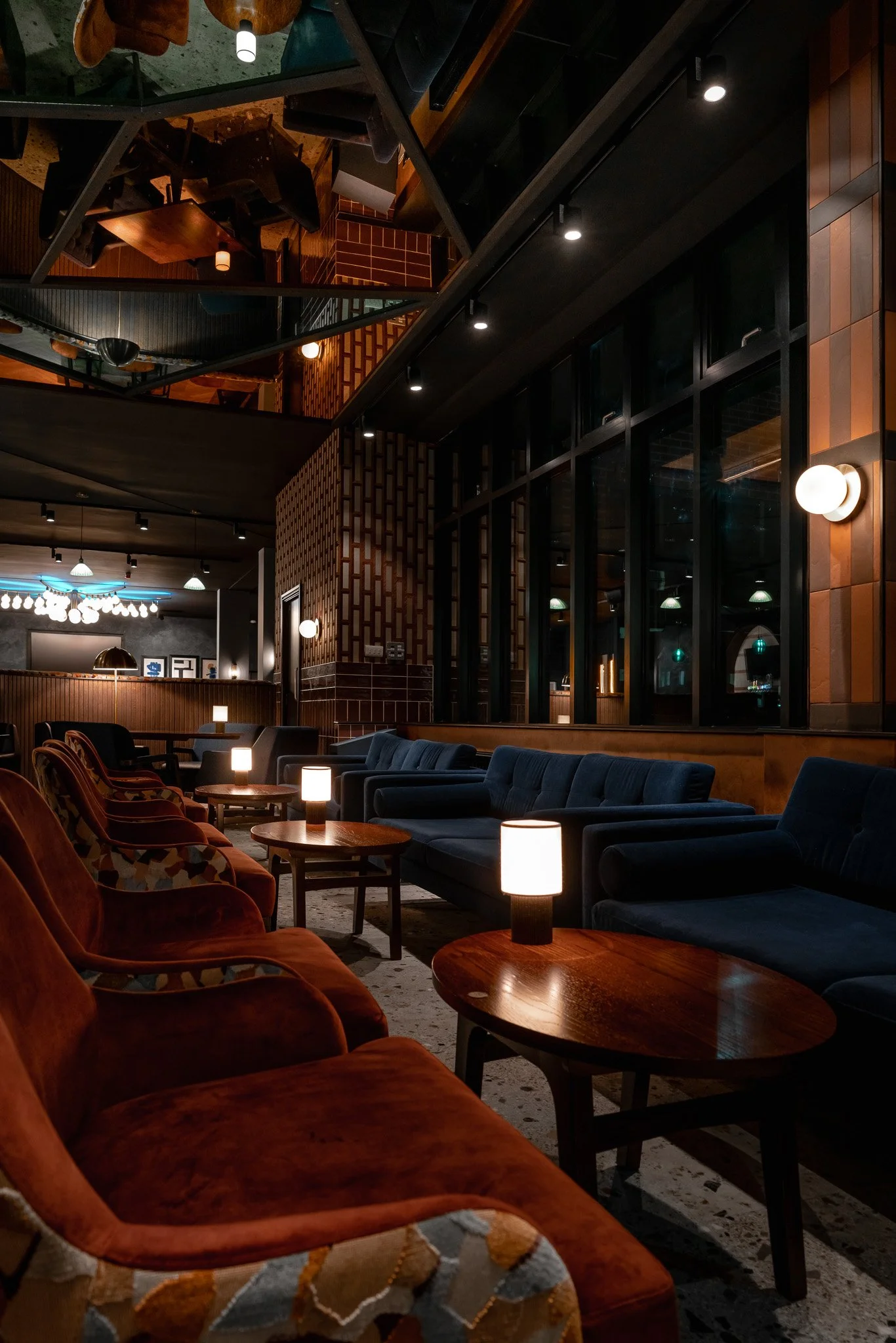 Mirrored Area Seating 4.jpg