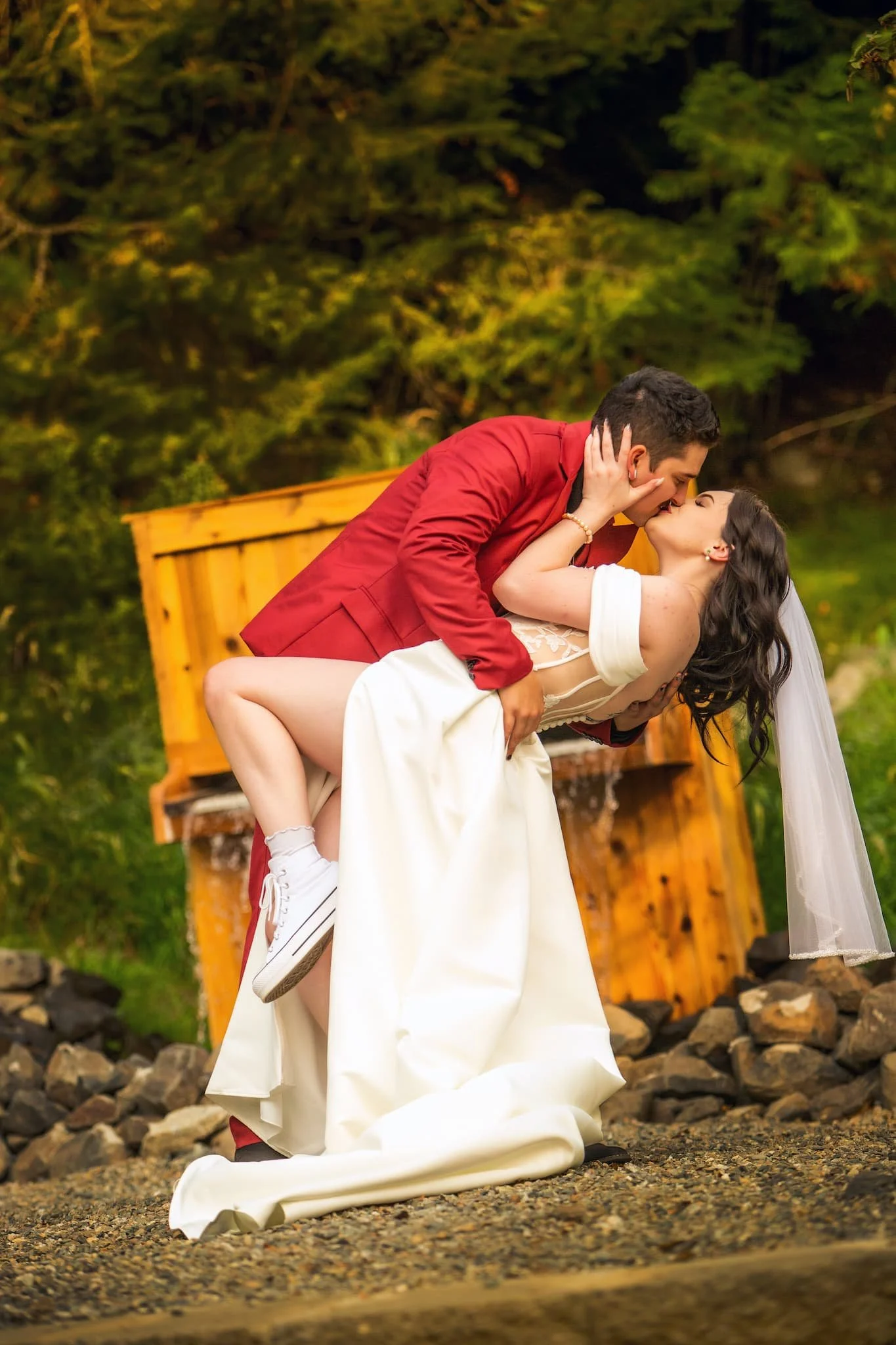 The natural setting of this wedding venue in Priest River is a venue like no other around the Pacific Northwest. 