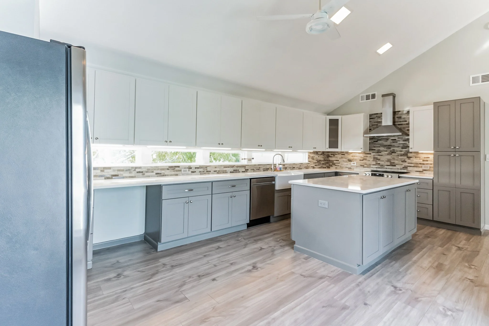 Copy of 678_Warsaw_Dr_Hitchcock_TX_77563_USA-Kitchen-IMG_3912.jpg