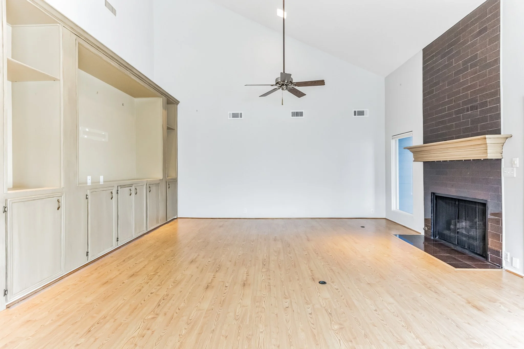 Copy of 678_Warsaw_Dr_Hitchcock_TX_77563_USA-Others-IMG_3905.jpg