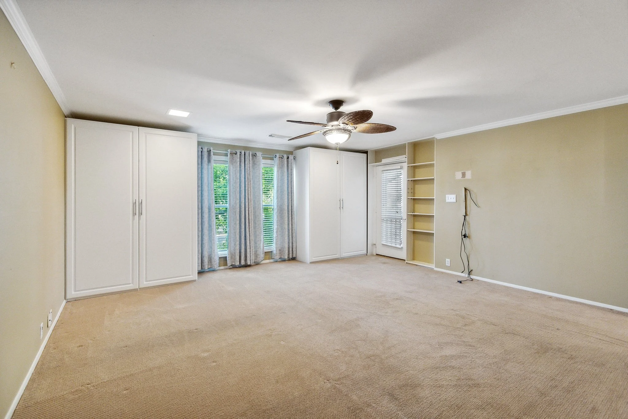 Copy of 678_Warsaw_Dr_Hitchcock_TX_77563_USA-Others-IMG_3927.jpg