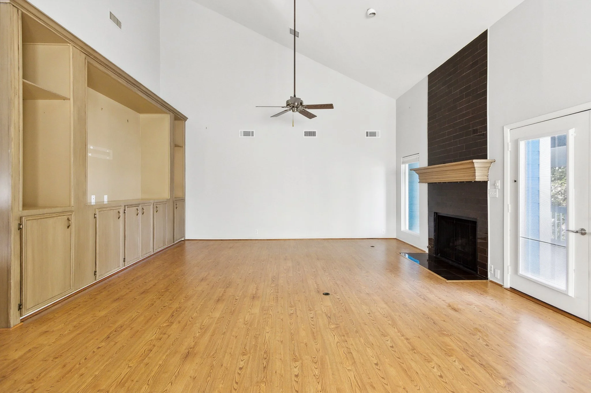 Copy of 678_Warsaw_Dr_Hitchcock_TX_77563_USA-Others-IMG_3930.jpg