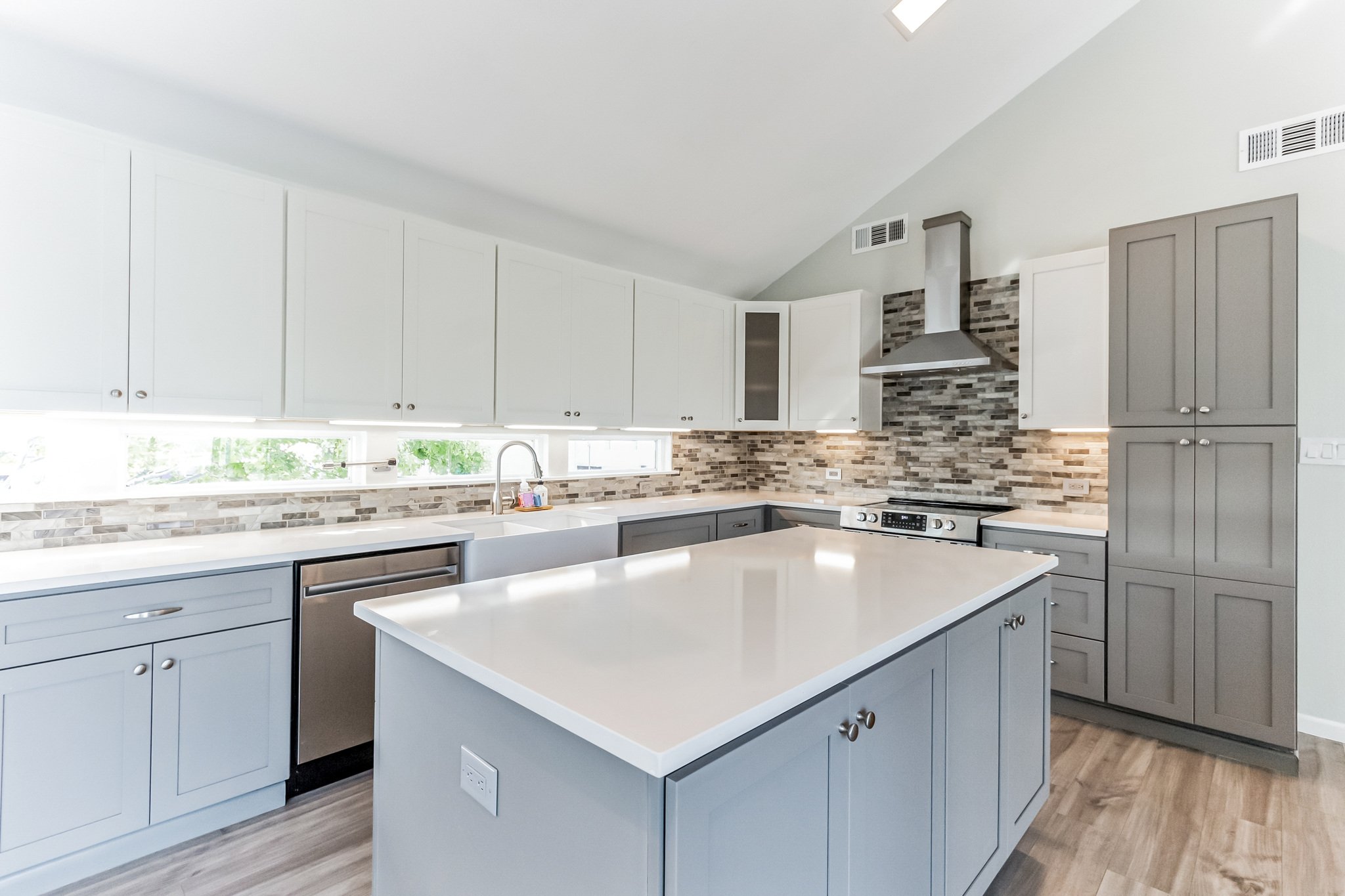 Copy of 678_Warsaw_Dr_Hitchcock_TX_77563_USA-Kitchen-IMG_3909.jpg