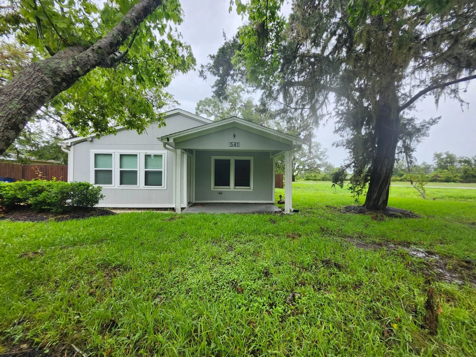Cozy, Newly Renovated 3 Bed 2 Bath House, Brazoria, TX