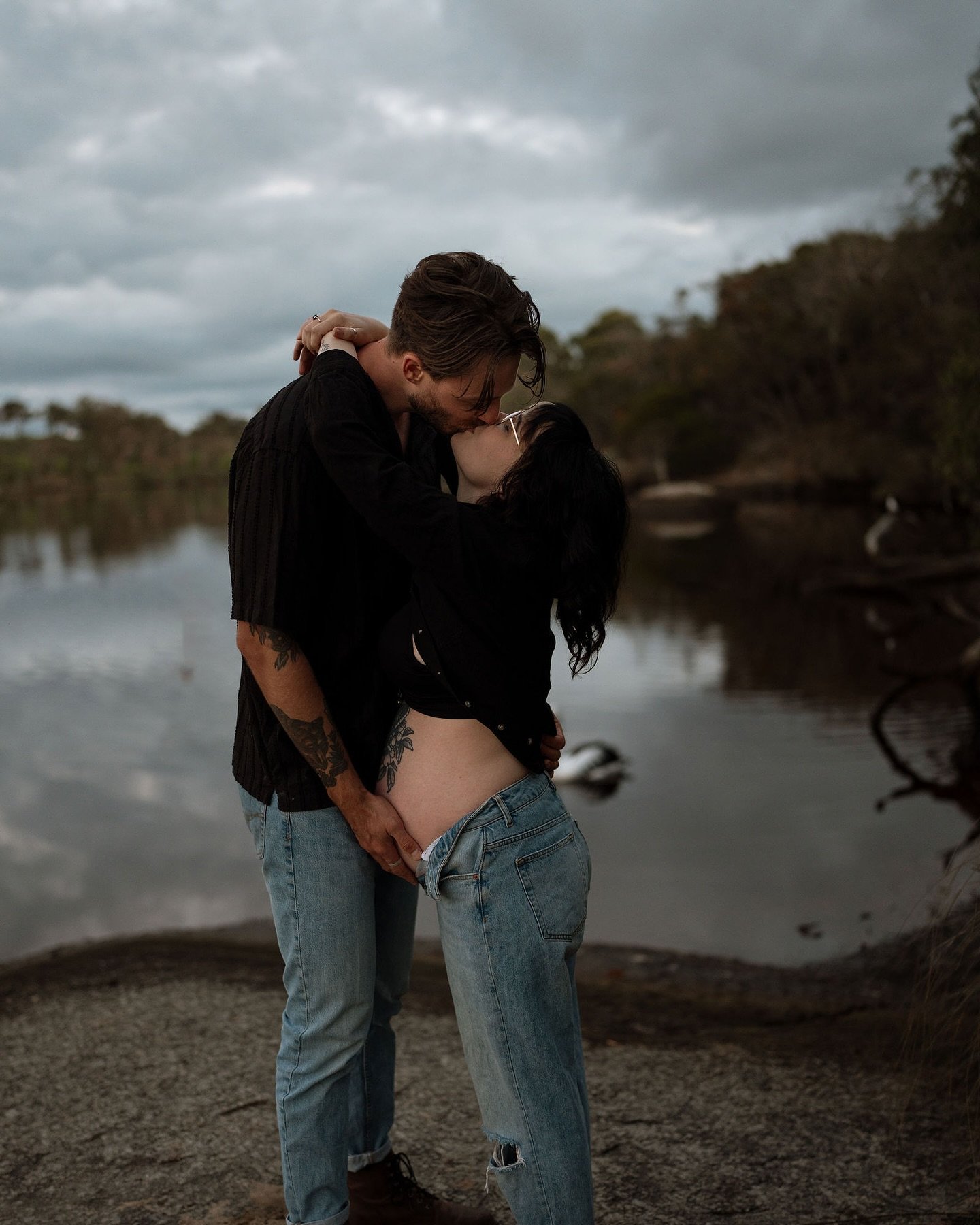 When you can feel a photo 🖤

#albanyphotographer #albanyphotography #denmarkphotograher #denmarkphotography #gallerylanemagazine #ignitedmotherhood #saltwaterstills #familyphotography #westernaustralia #kinjarling #koorabup#albanywa #denmarkwa#under