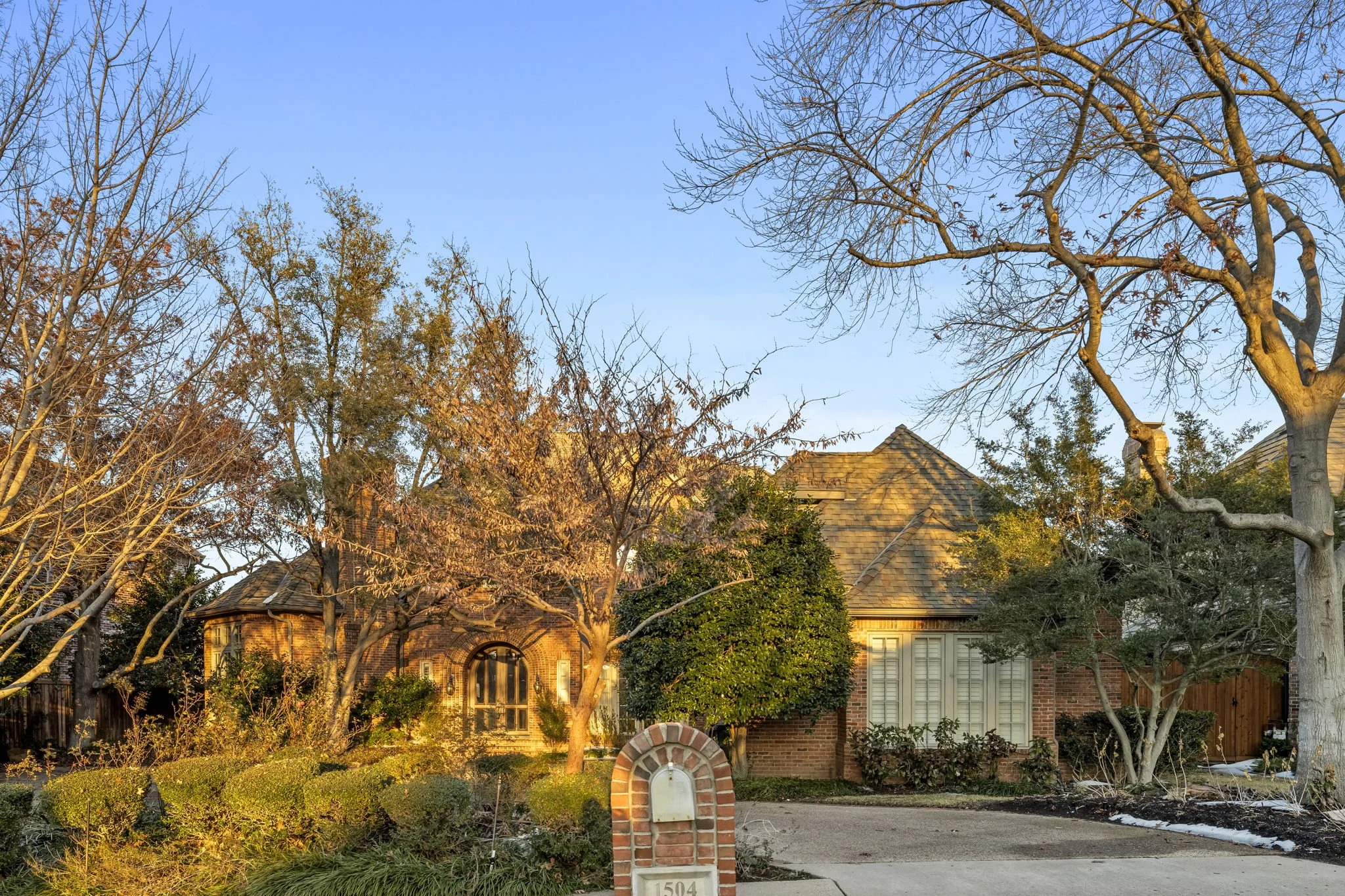 1-web-or-mls-1504 Eastwick-01.jpg