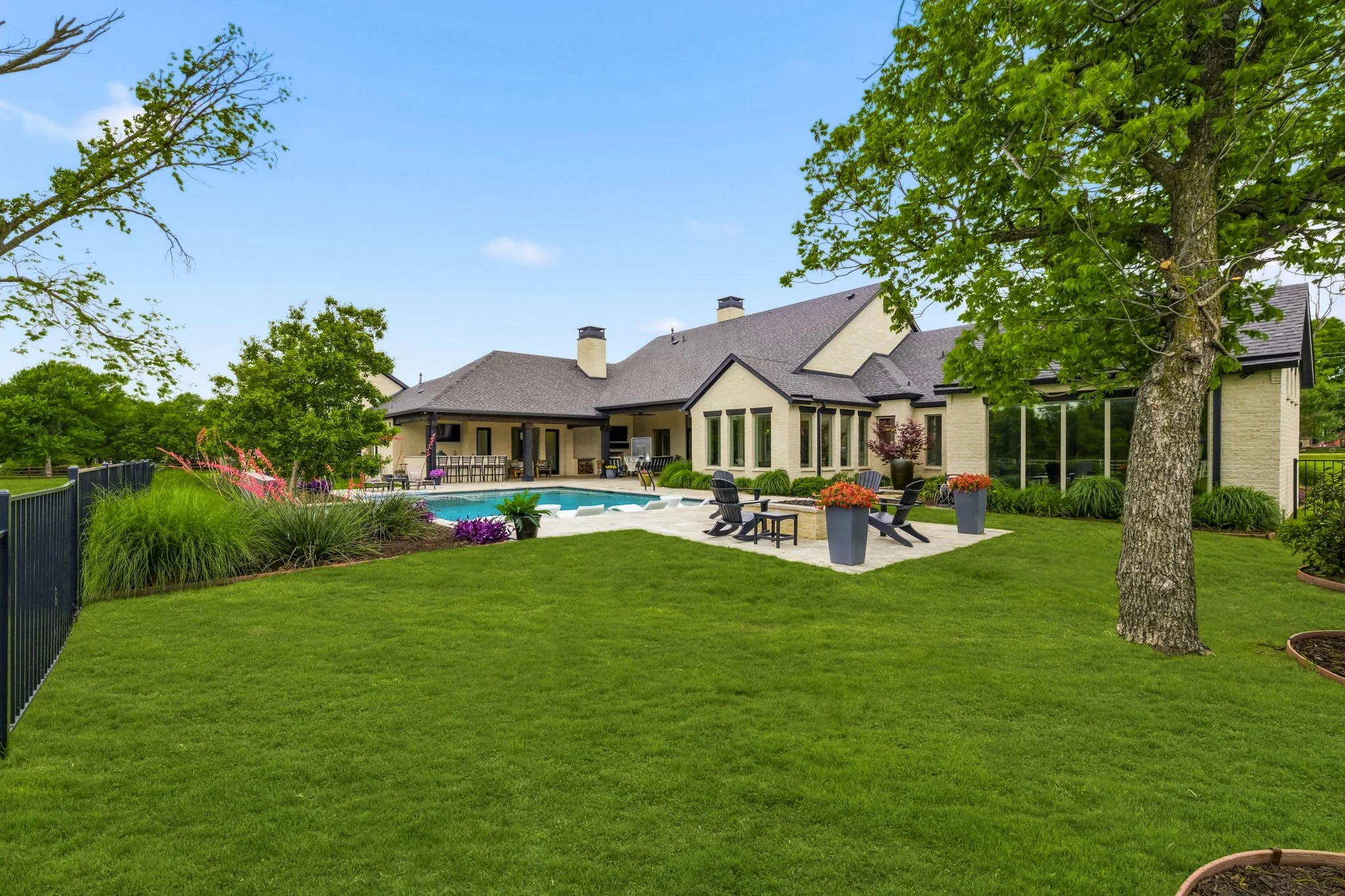 54-web-or-mls-7851 Meadow Hill-54.jpg