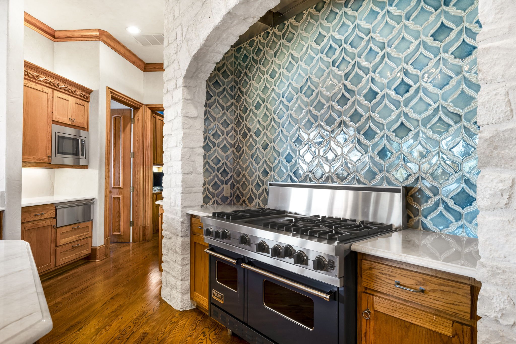 19-web-or-mls-1808 Cliffview-19.jpg