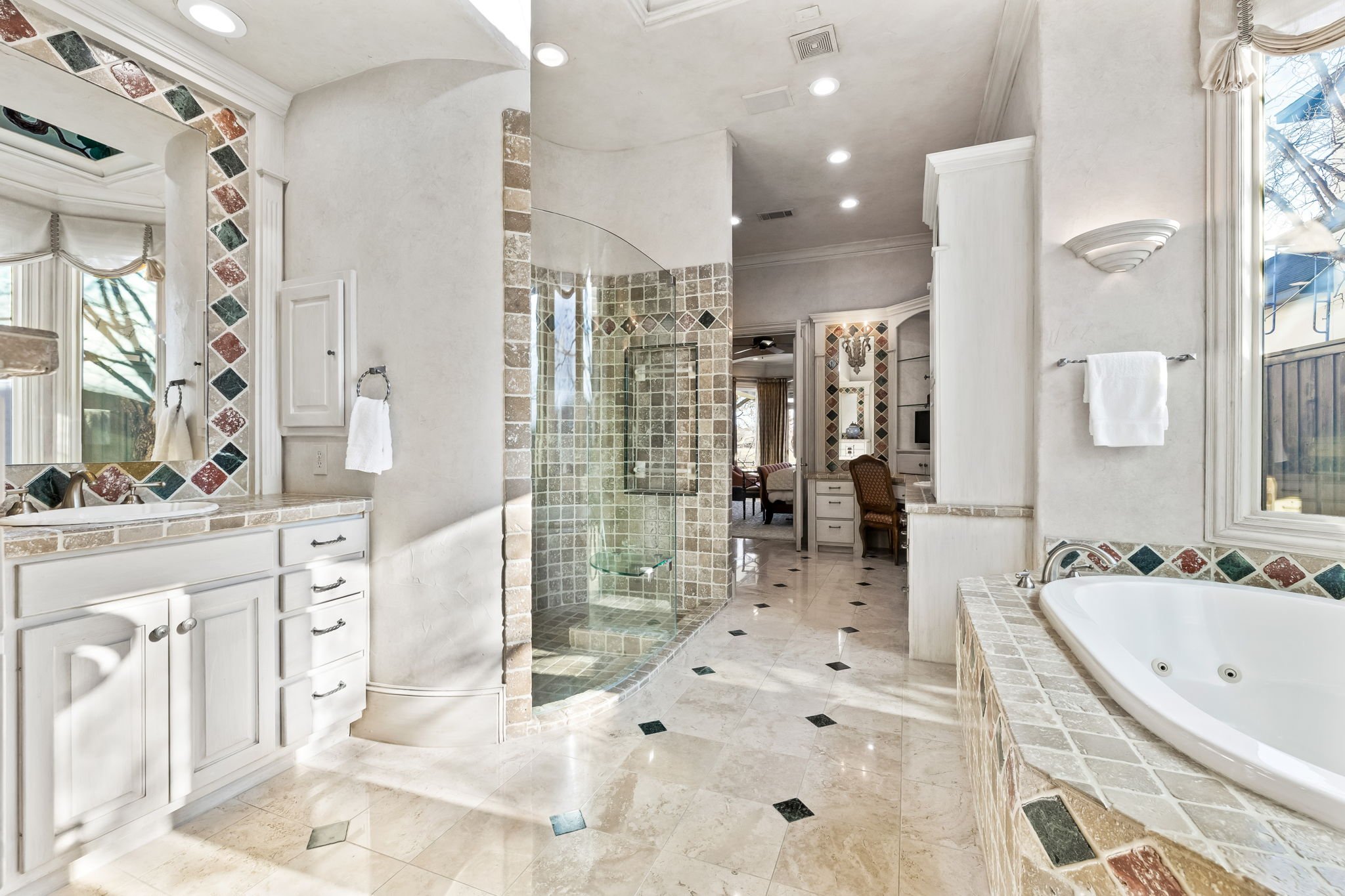 37-web-or-mls-1808 Cliffview-37.jpg