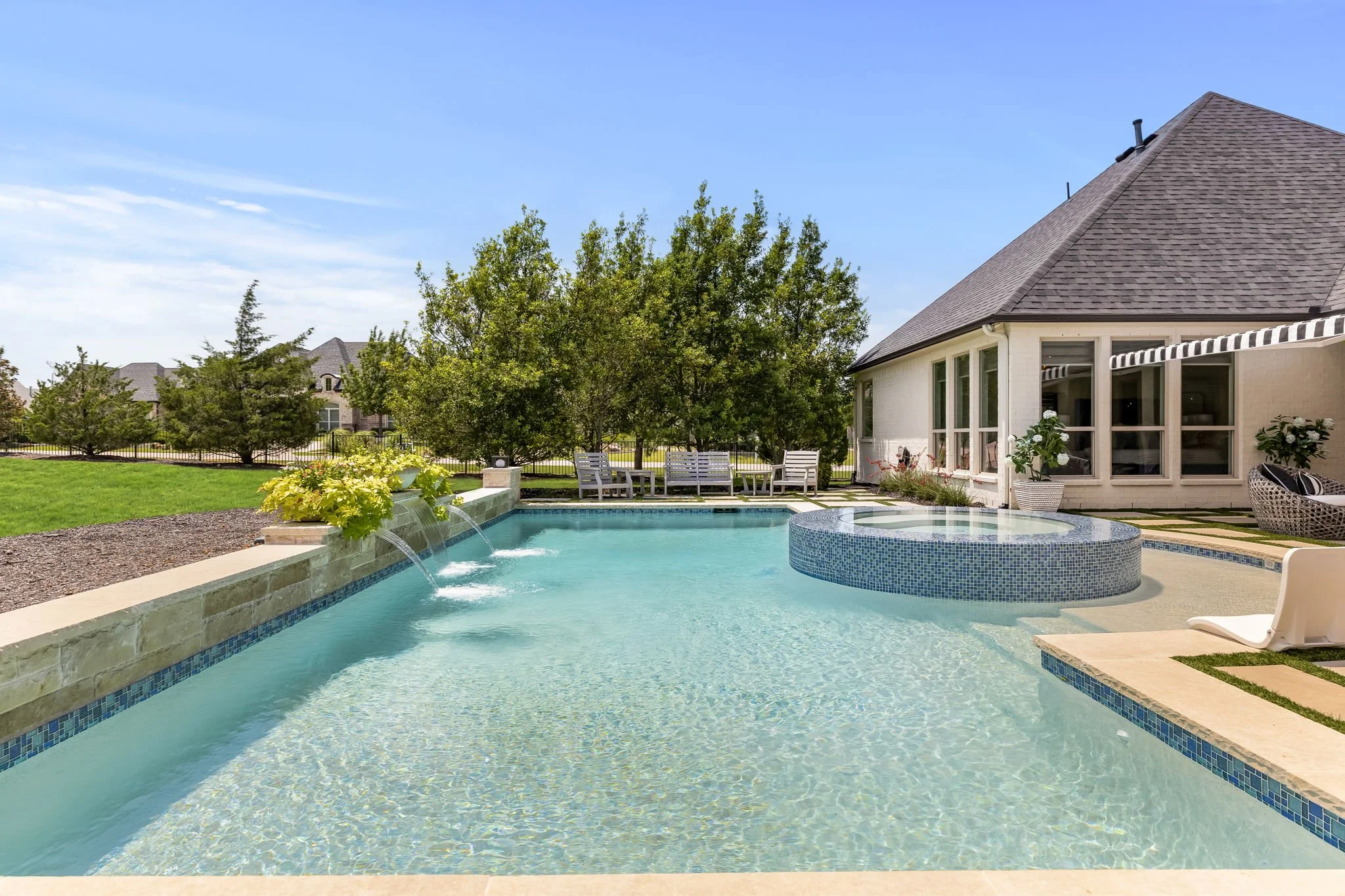 56-web-or-mls-2120 Meadow View-56.jpg