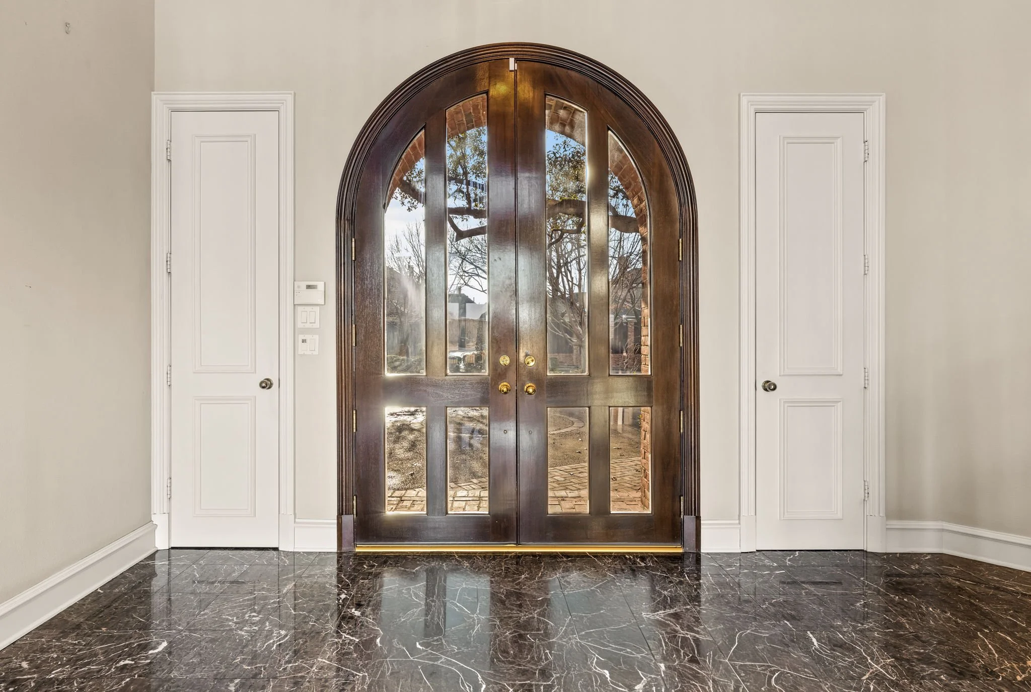 4-web-or-mls-1504 Eastwick-04.jpg