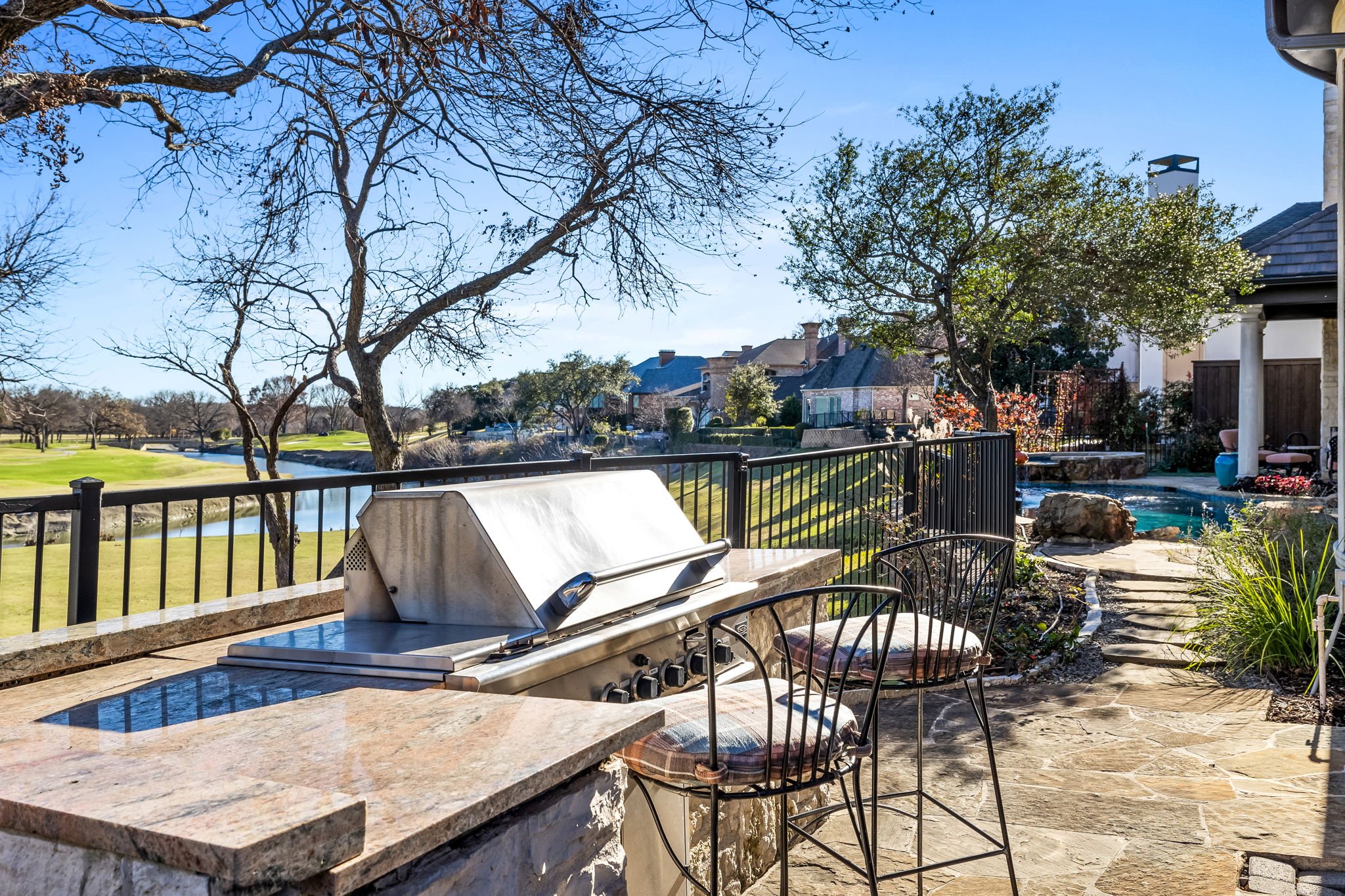 72-web-or-mls-1808 Cliffview-72.jpg