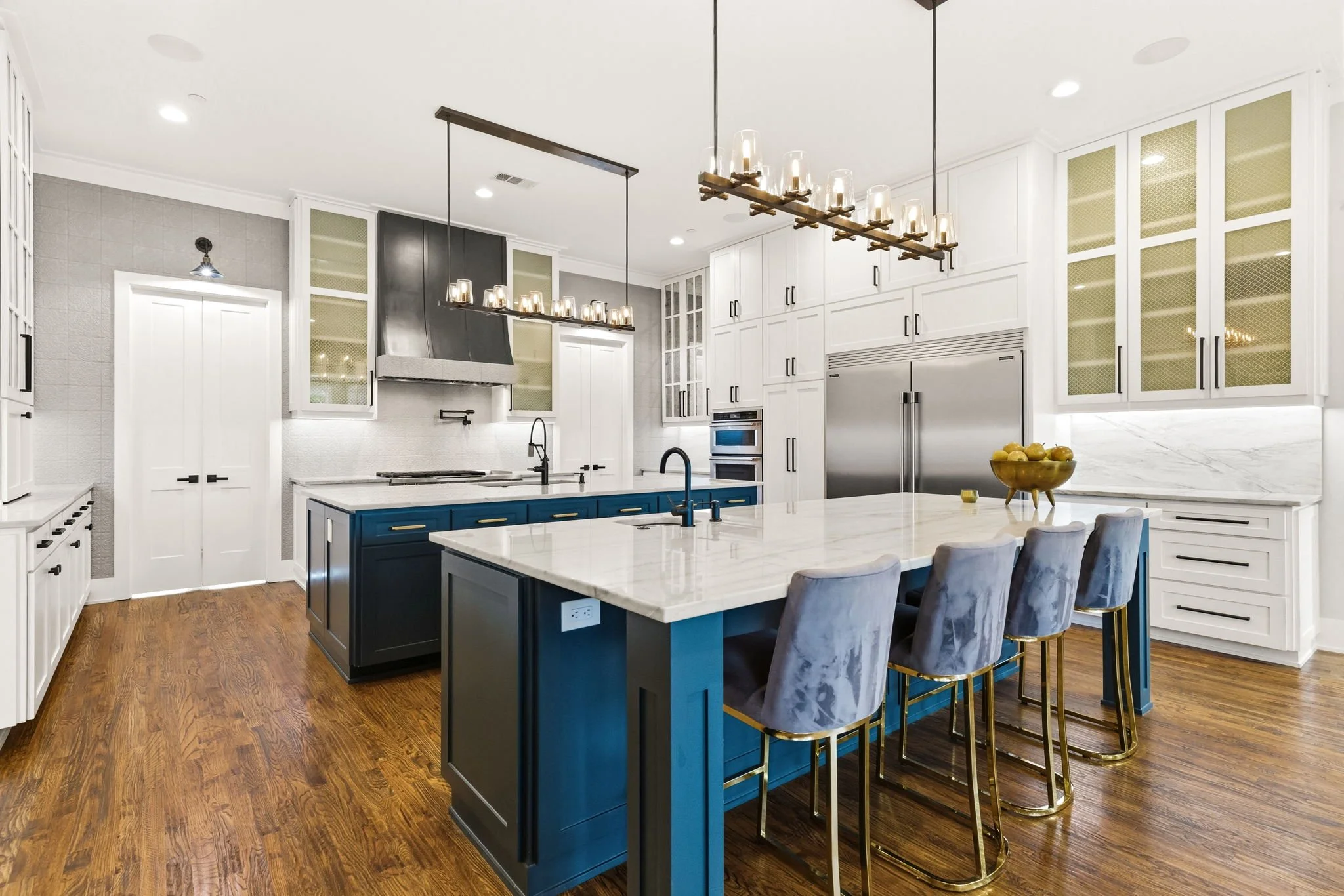 10-web-or-mls-7851 Meadow Hill-10.jpg