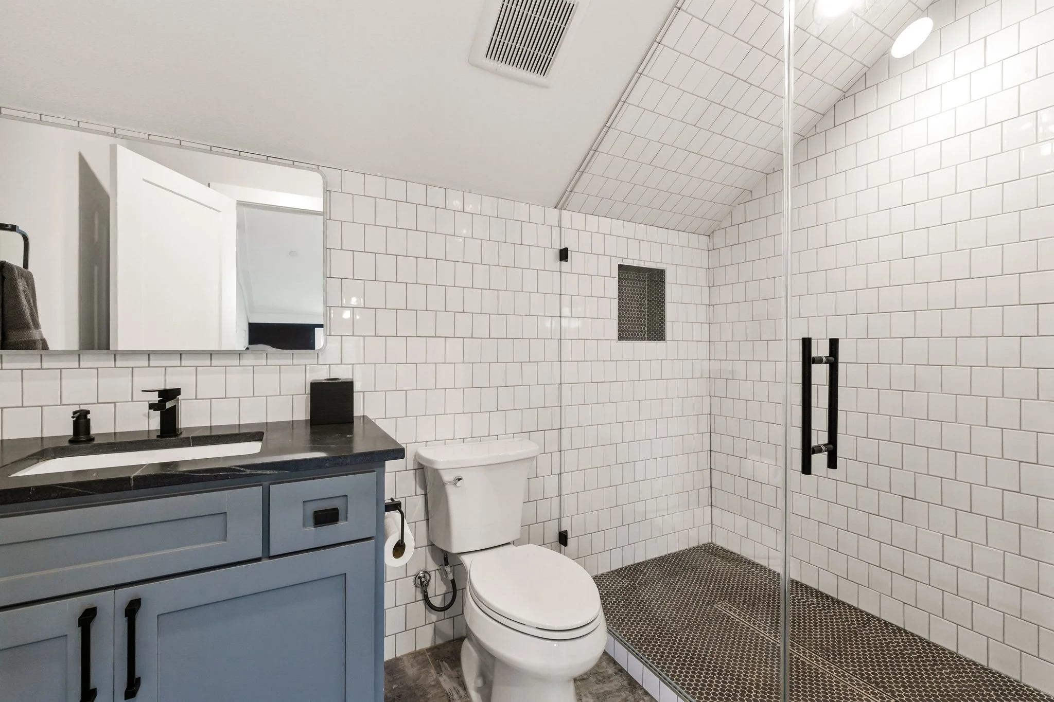 44-web-or-mls-7851 Meadow Hill-44.jpg