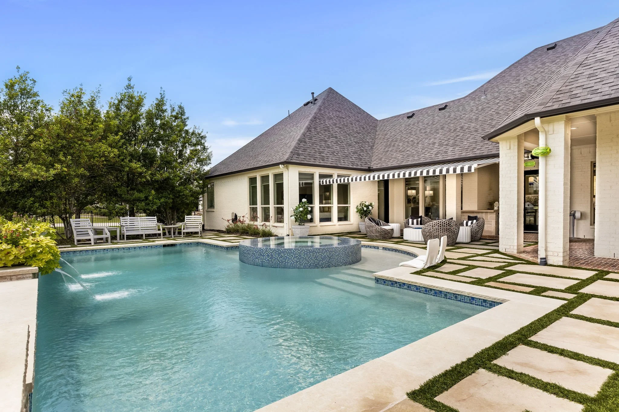 55-web-or-mls-2120 Meadow View-55.jpg