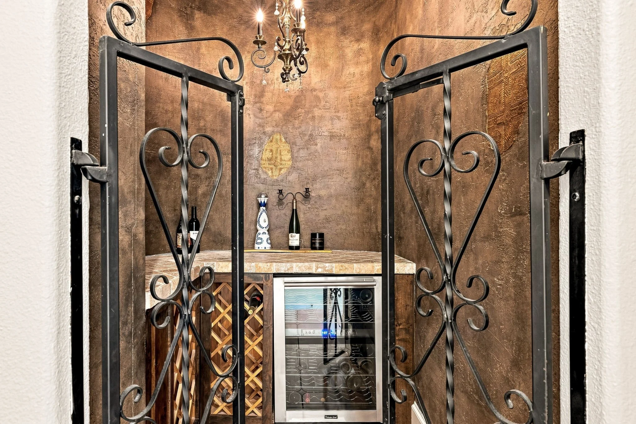 24-web-or-mls-5504 Berks-24.jpg