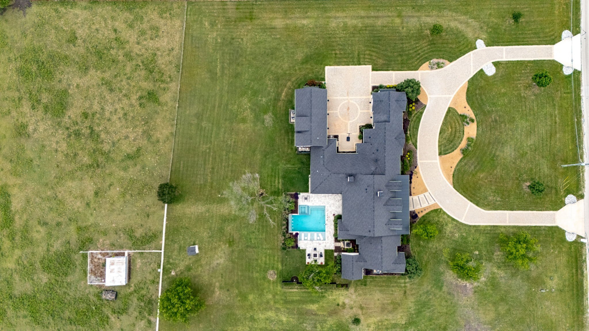 80-web-or-mls-7851 Meadow Hill-80.jpg