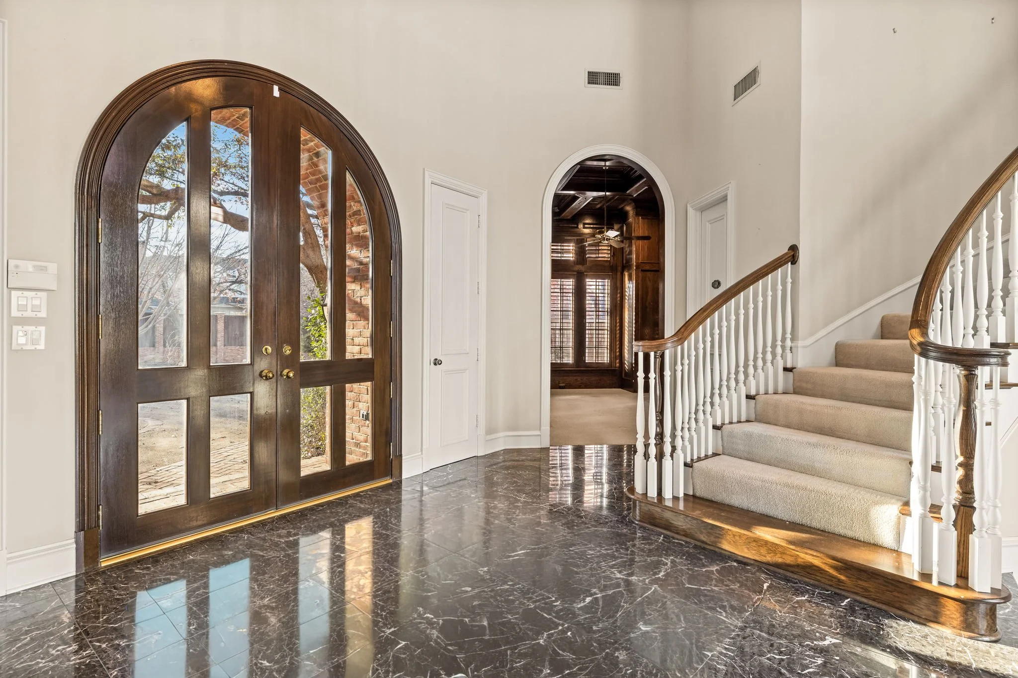 5-web-or-mls-1504 Eastwick-05.jpg