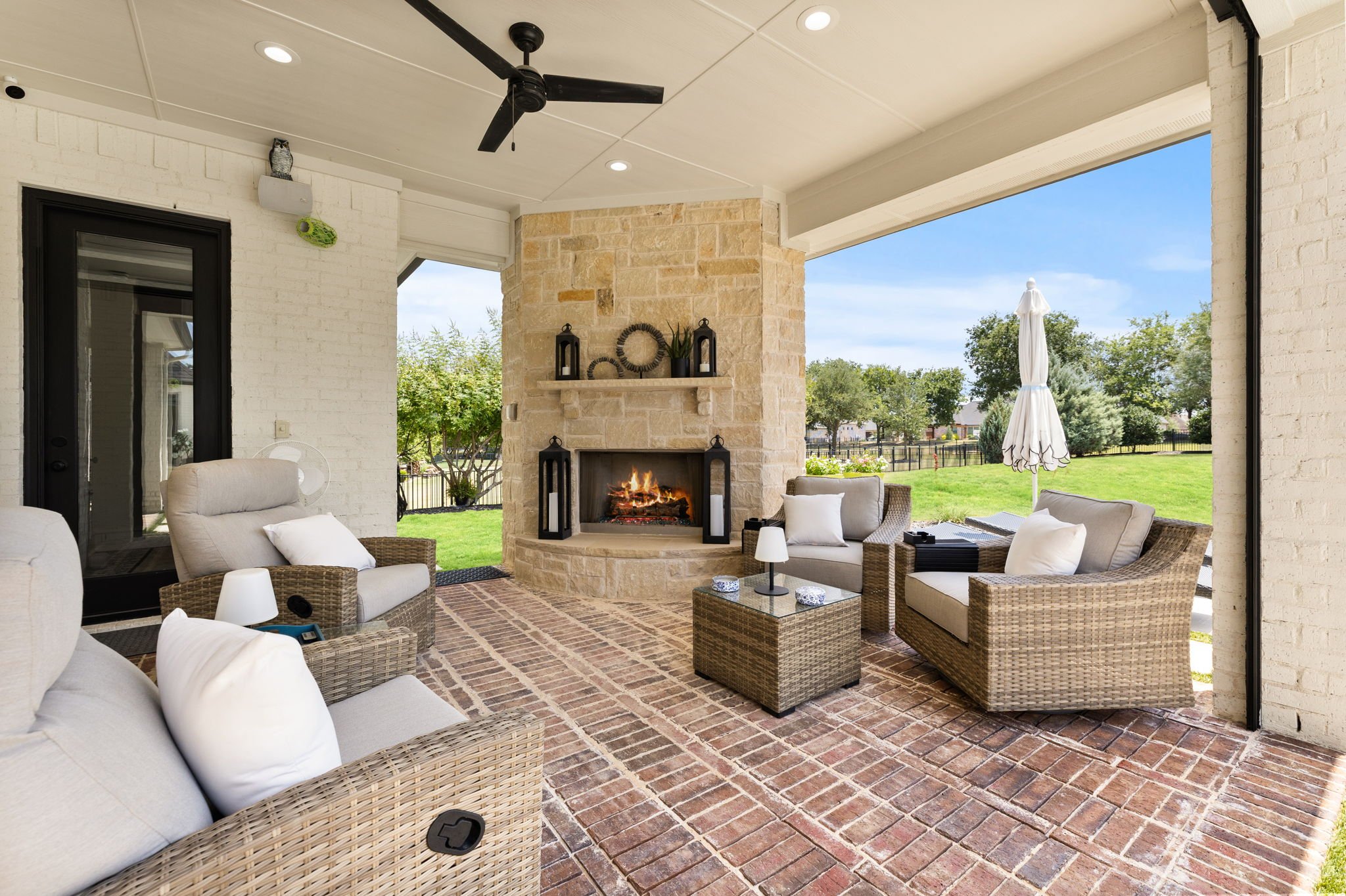 53-web-or-mls-2120 Meadow View-53.jpg