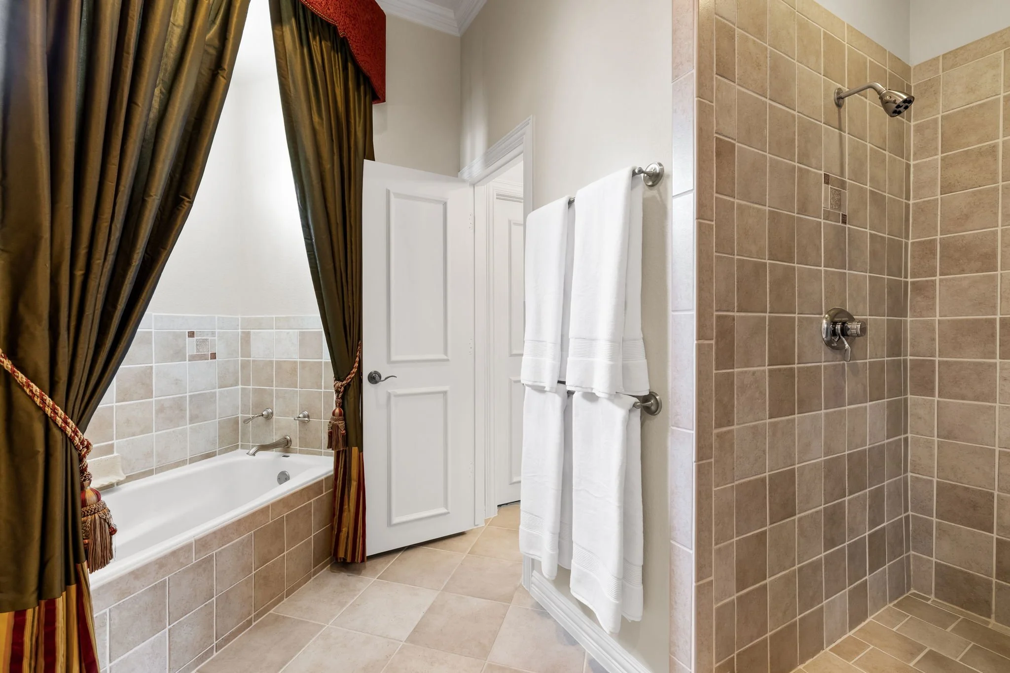 47-web-or-mls-3020 Shelton Way-47.jpg