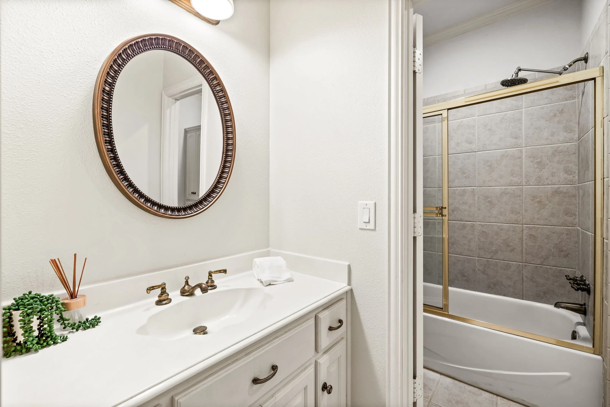 47-web-or-mls-6609 Riverhill-47.jpg