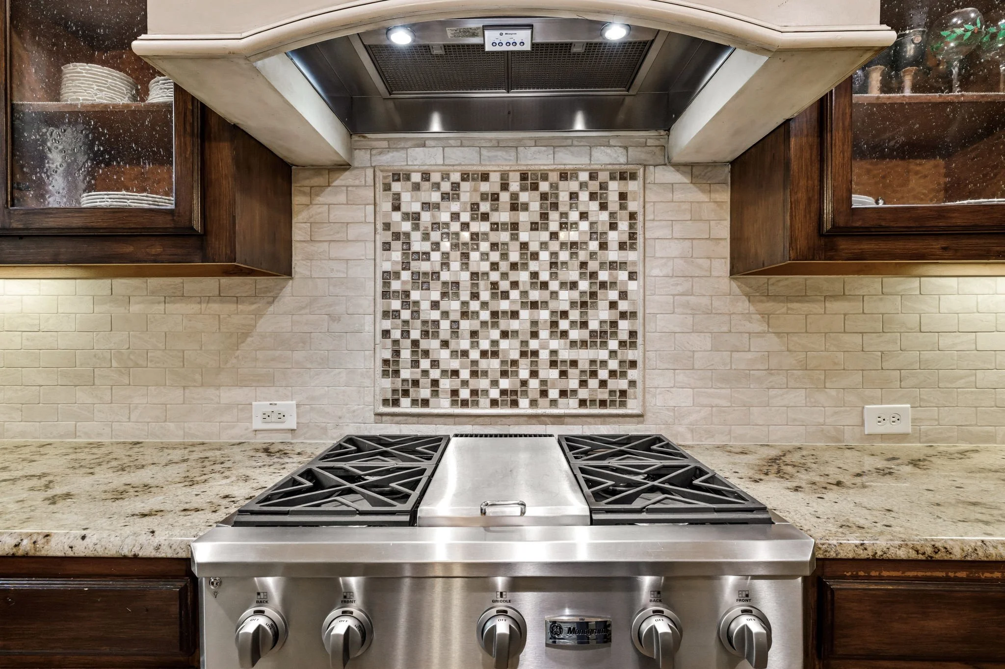 20-web-or-mls-3989 Benchmark-20.jpg