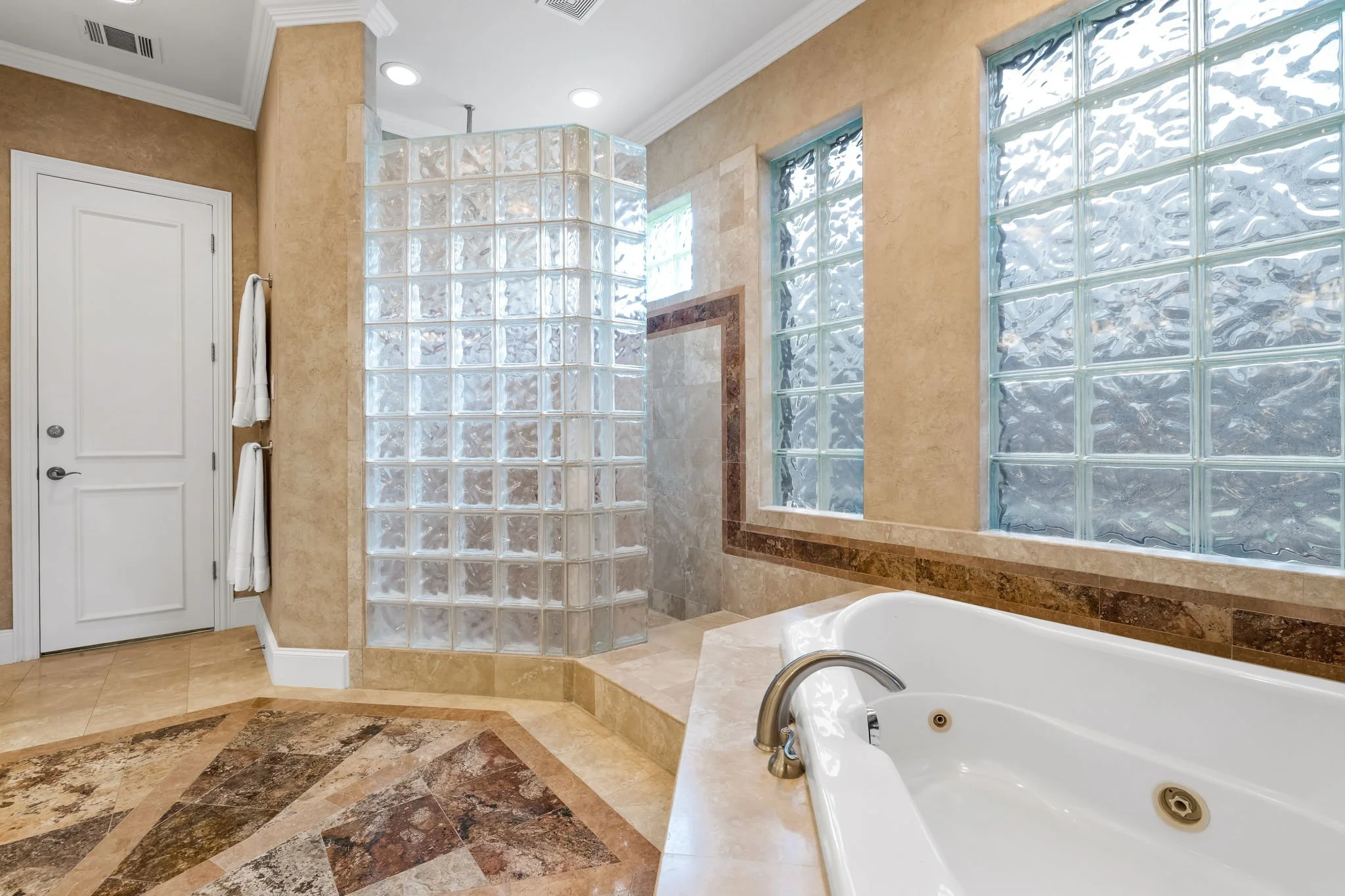 33-web-or-mls-3020 Shelton Way-33.jpg