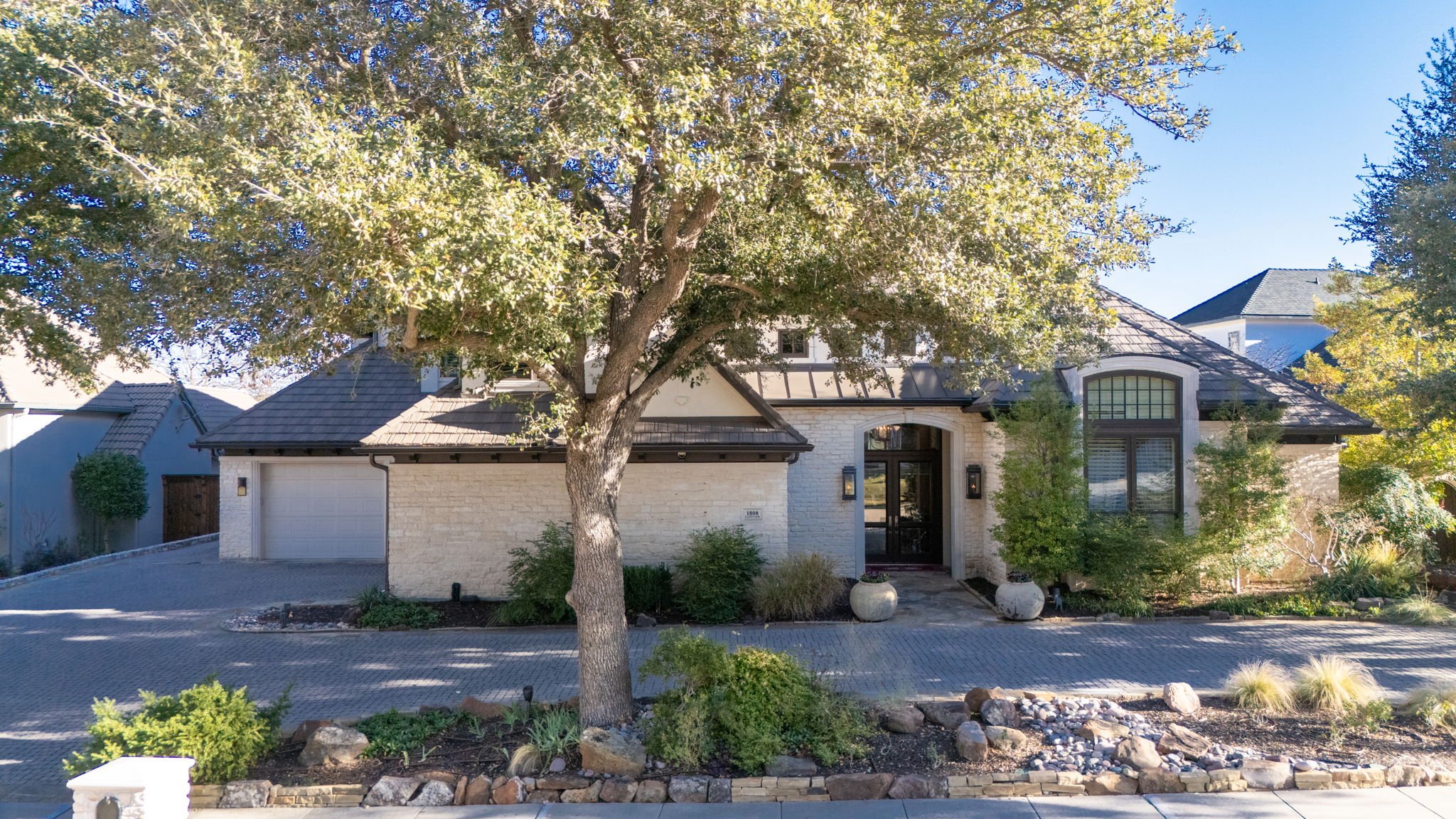 77-web-or-mls-1808 Cliffview-77.jpg