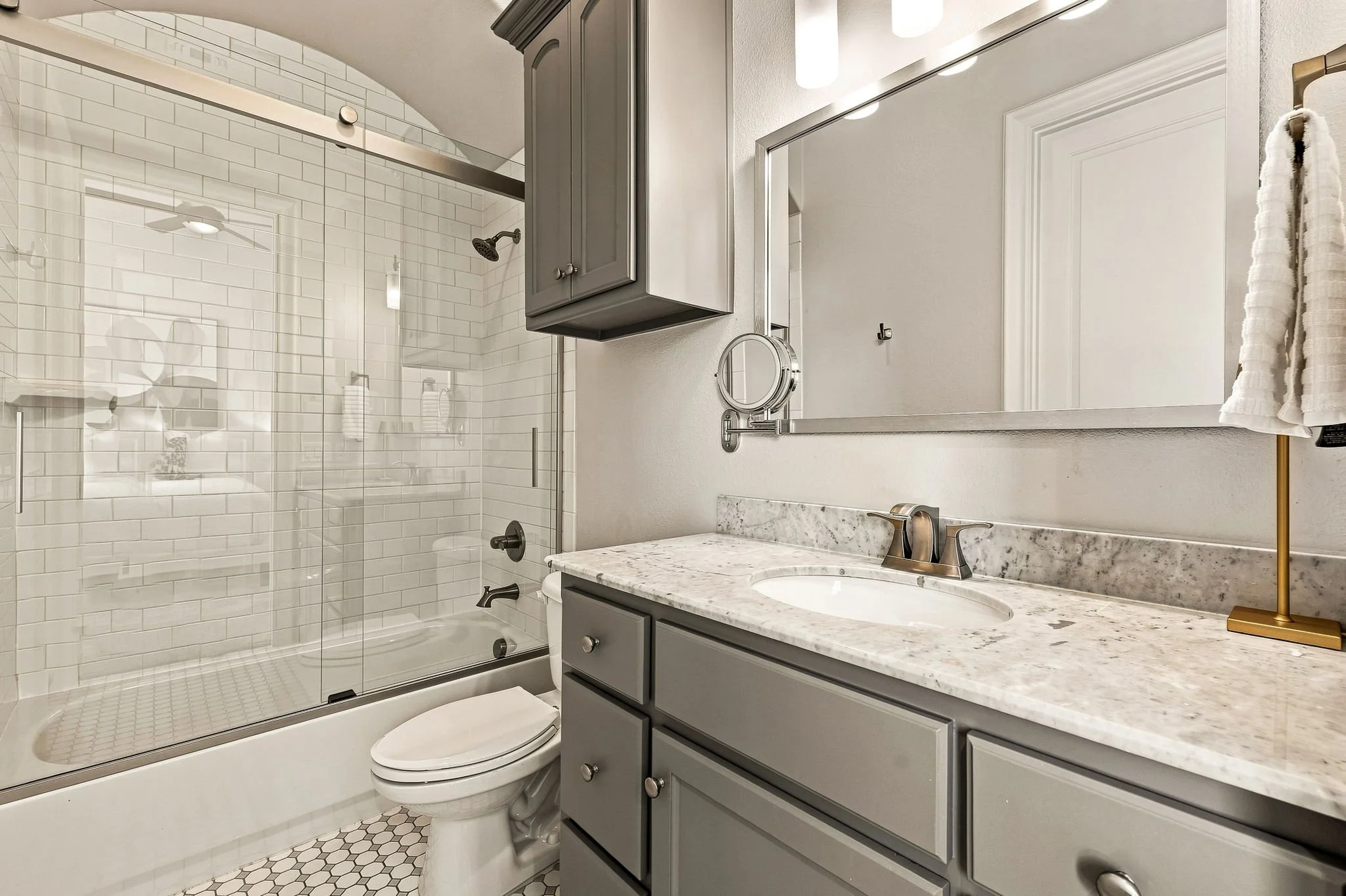 33-web-or-mls-2120 Meadow View-33.jpg