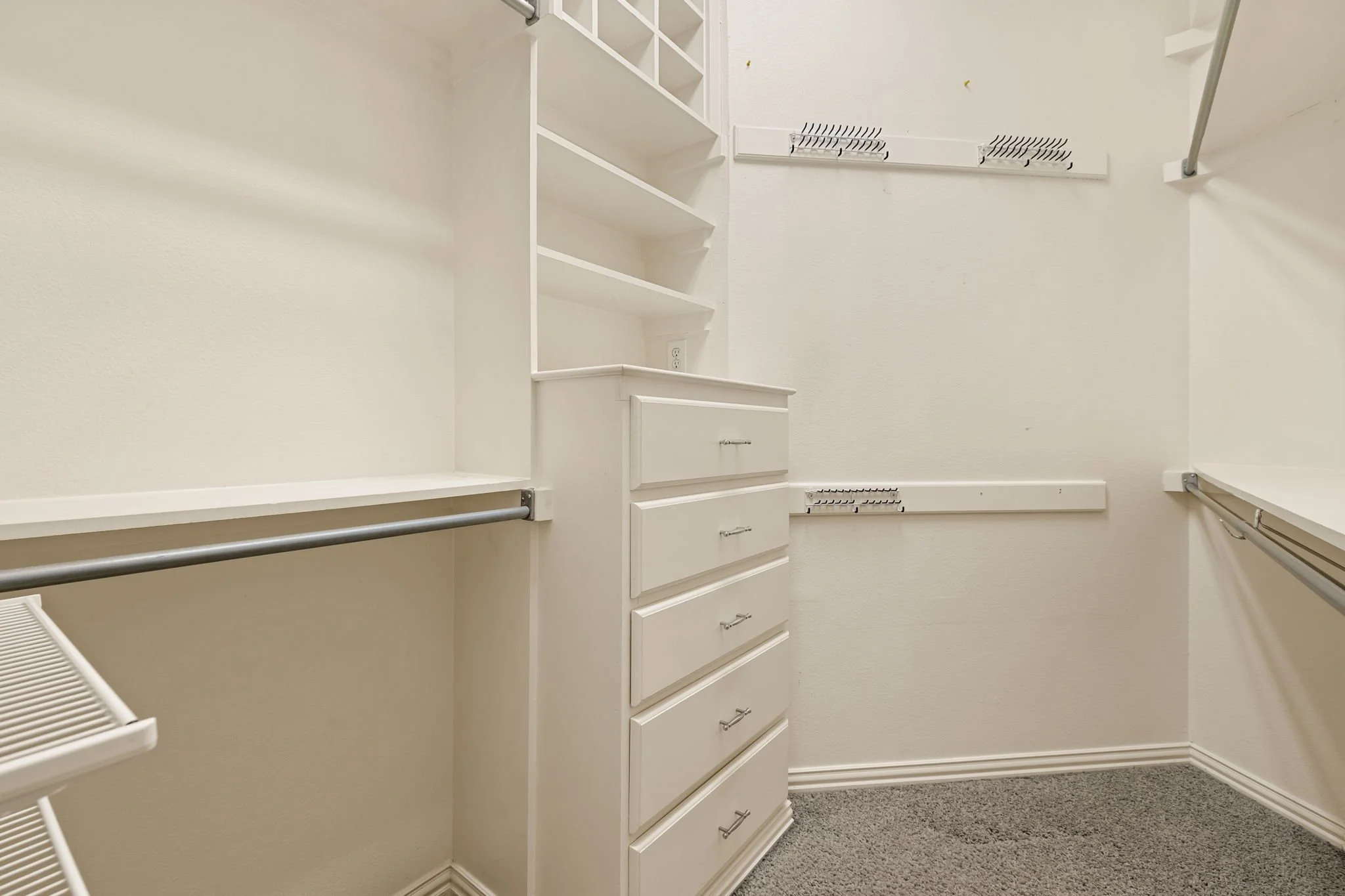 41-web-or-mls-1504 Eastwick-41.jpg