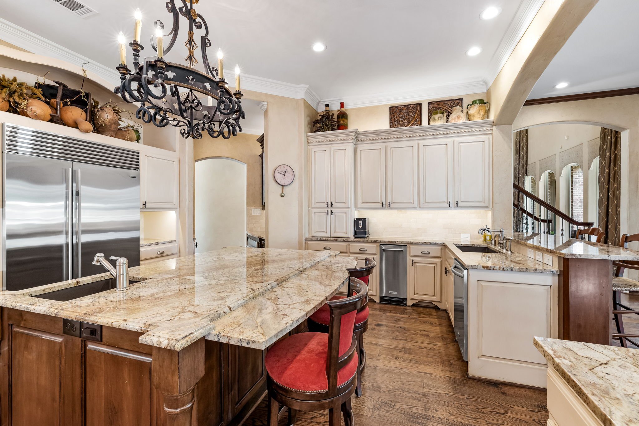 19-web-or-mls-3020 Shelton Way-19.jpg