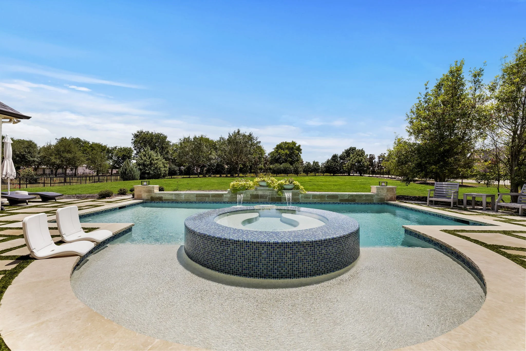 52-web-or-mls-2120 Meadow View-52.jpg