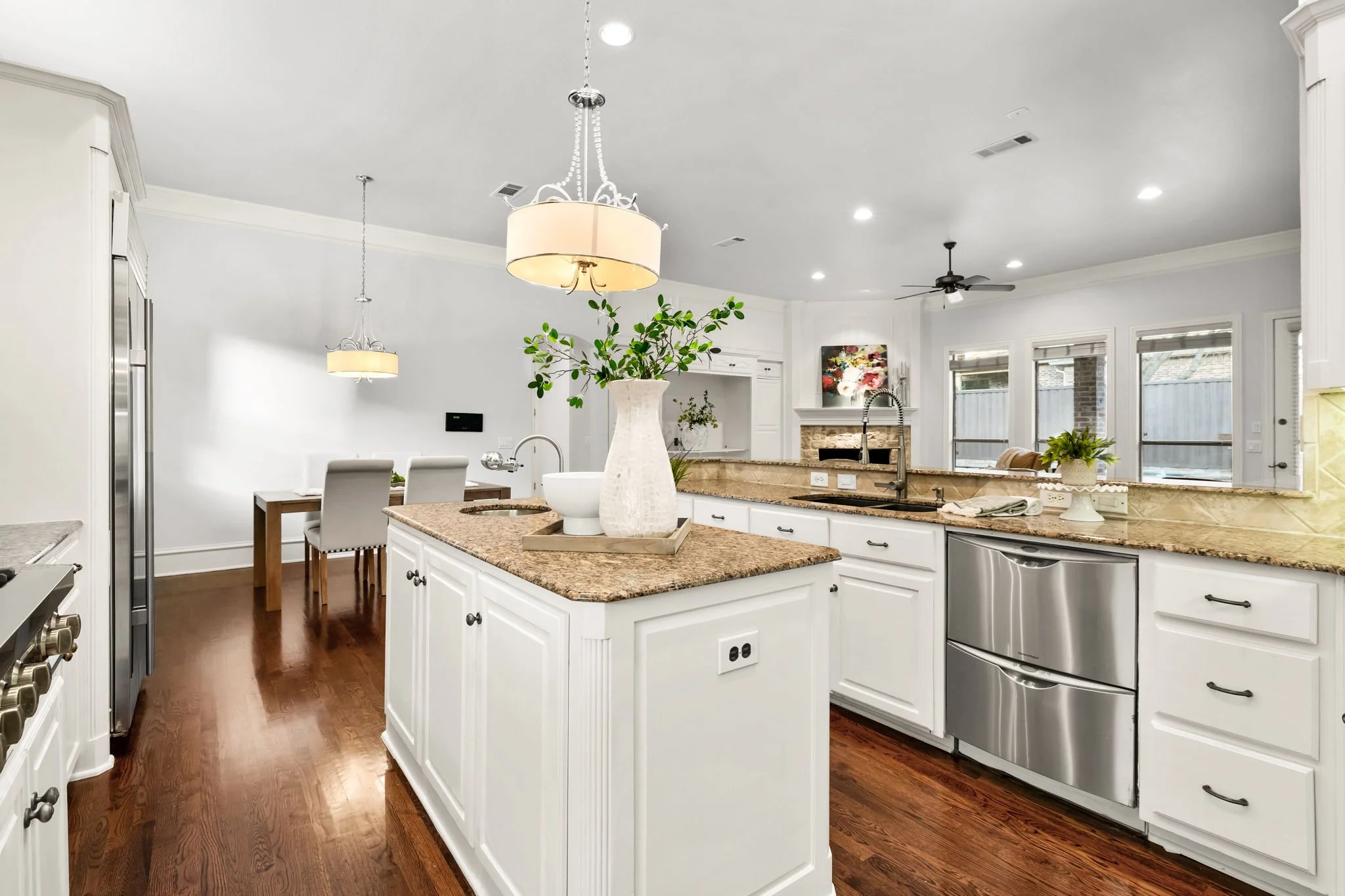 20-web-or-mls-6609 Riverhill-20.jpg