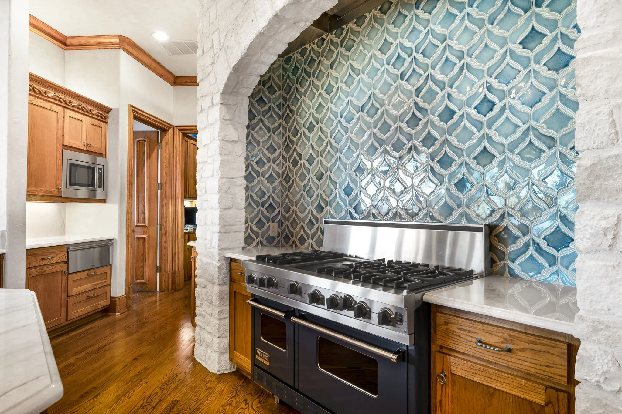 19-web-or-mls-1808 Cliffview-19.jpg