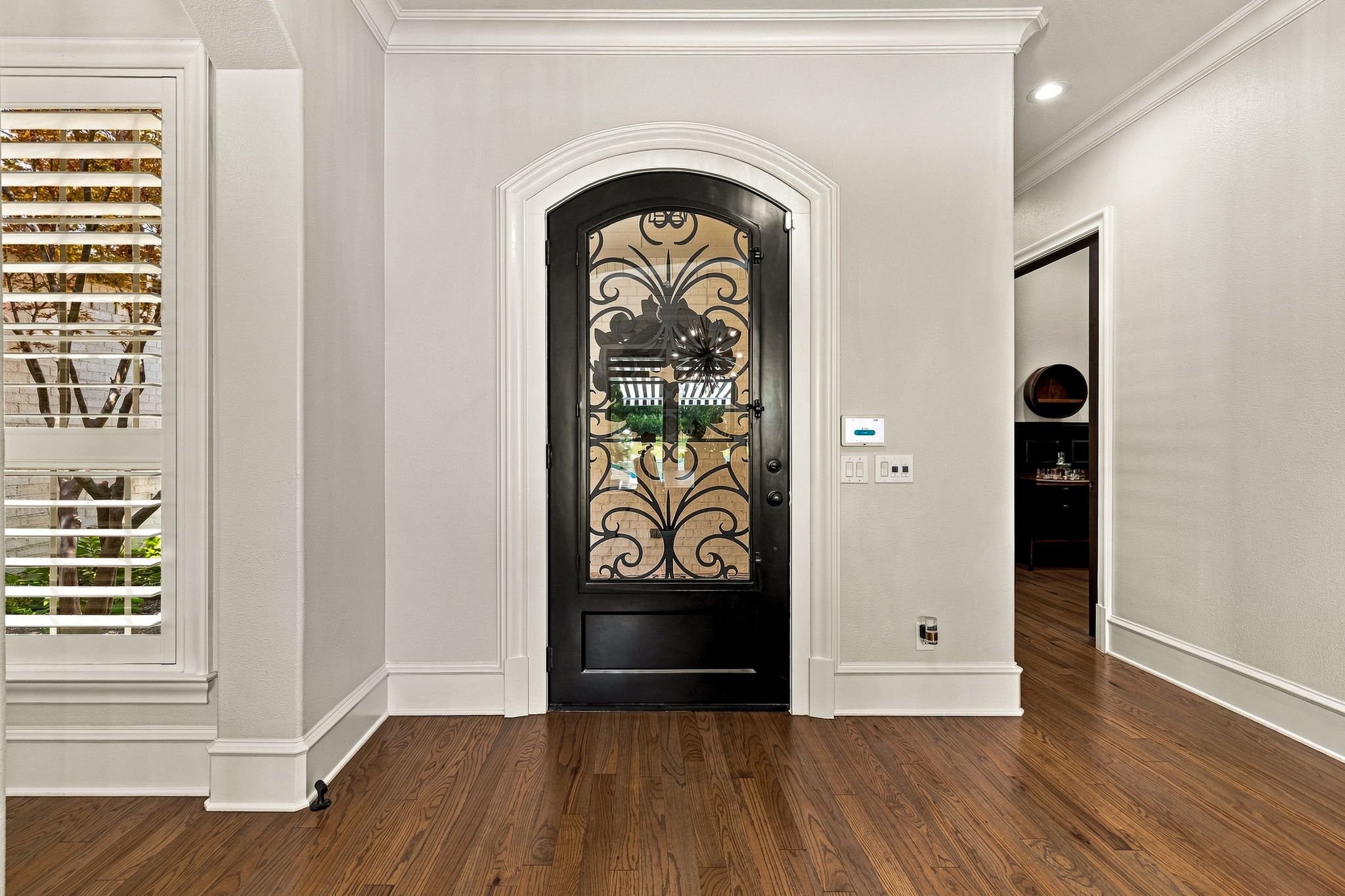 6-web-or-mls-2120 Meadow View-06.jpg
