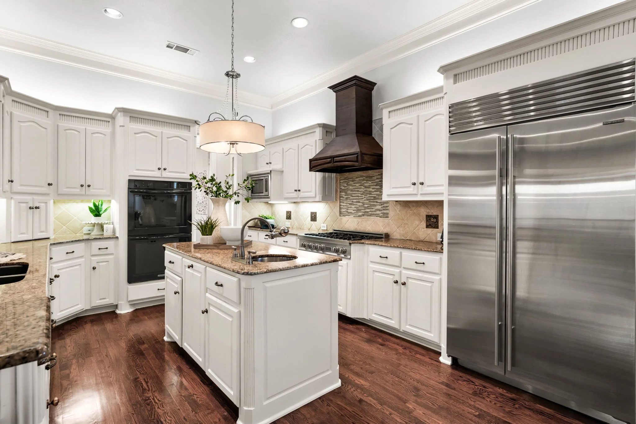 18-web-or-mls-6609 Riverhill-18.jpg